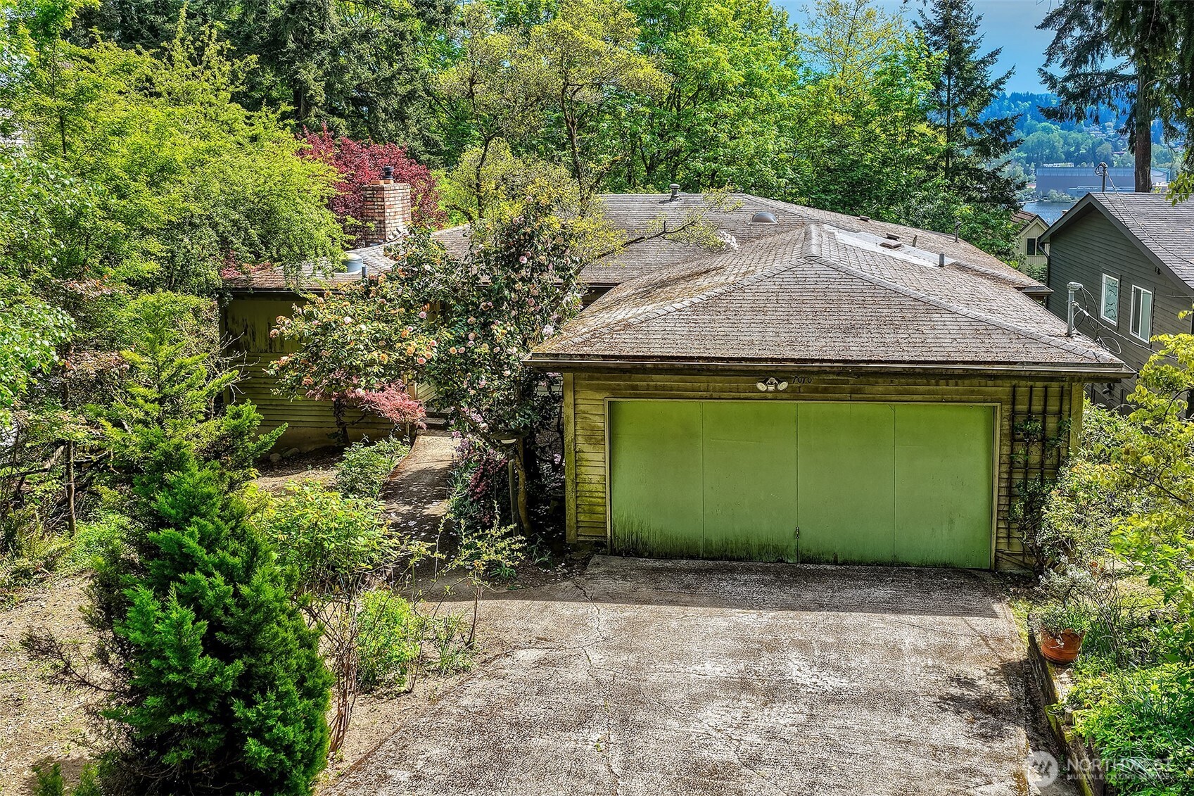 7070 94th Avenue SE, Mercer Island, WA 98040
