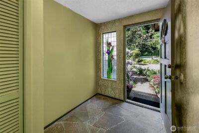 7070 94th Avenue SE, Mercer Island, WA 98040 - Photo 4