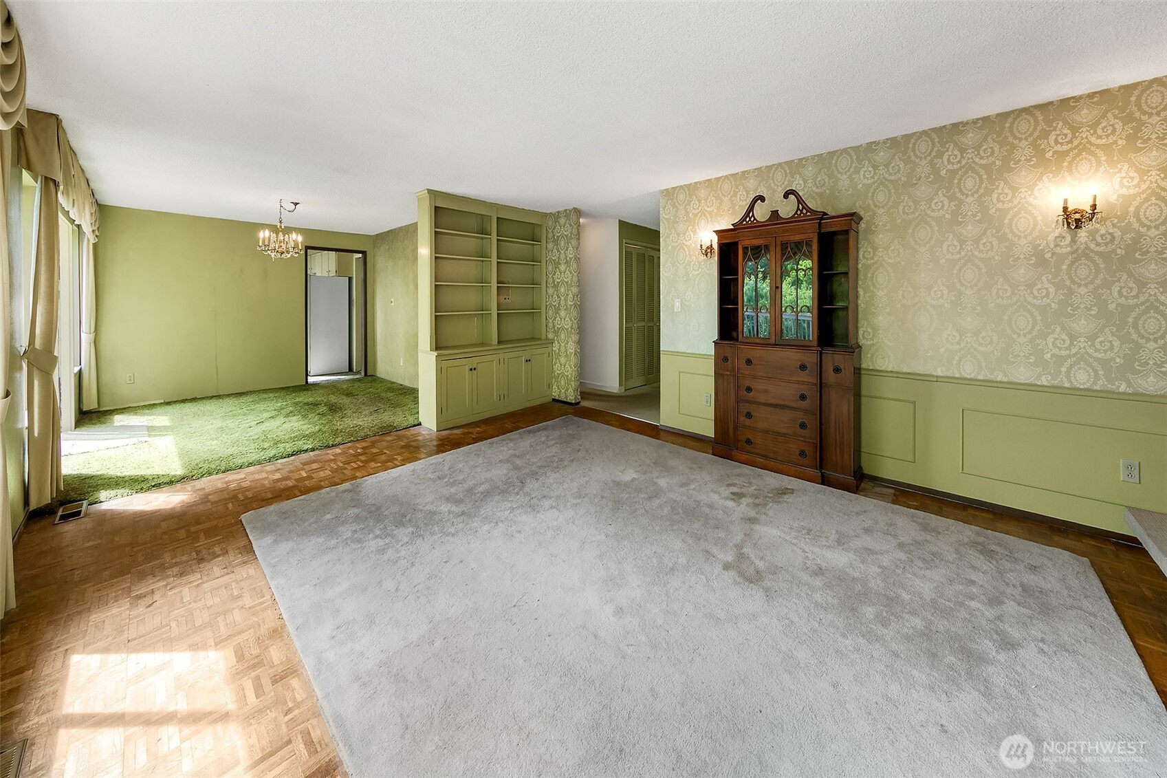 7070 94th Avenue SE, Mercer Island, WA 98040