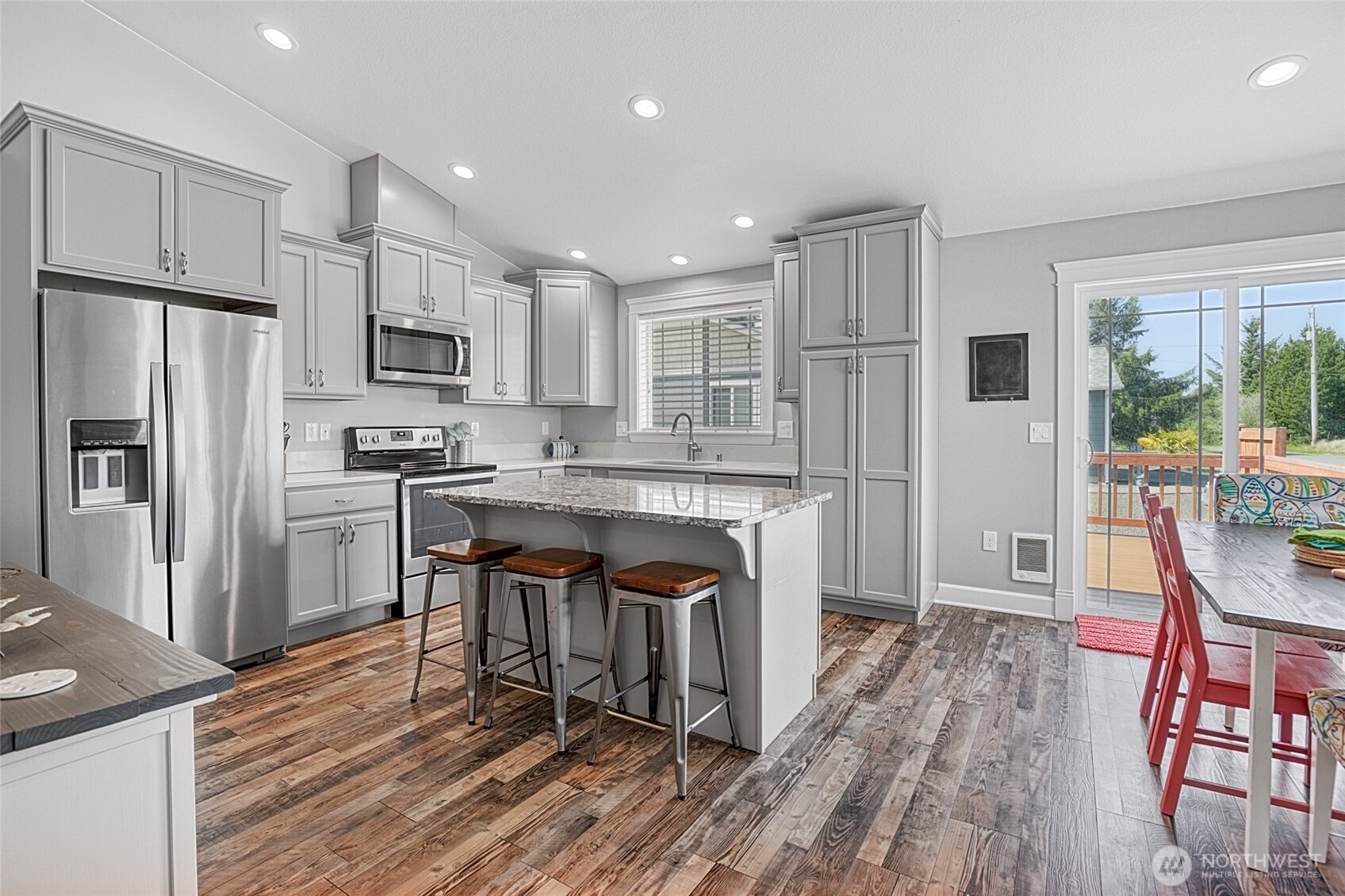 399 Seashore Street SW, Ocean Shores, WA 98569