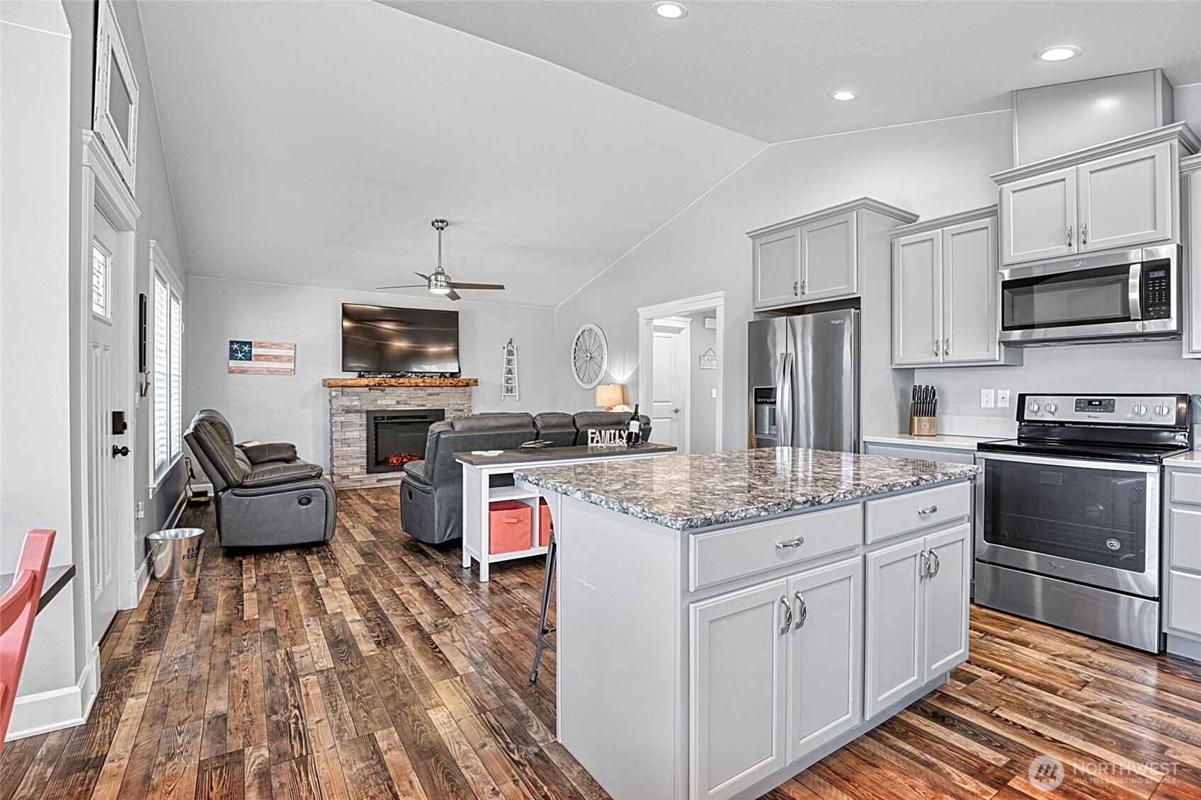 399 Seashore Street SW, Ocean Shores, WA 98569