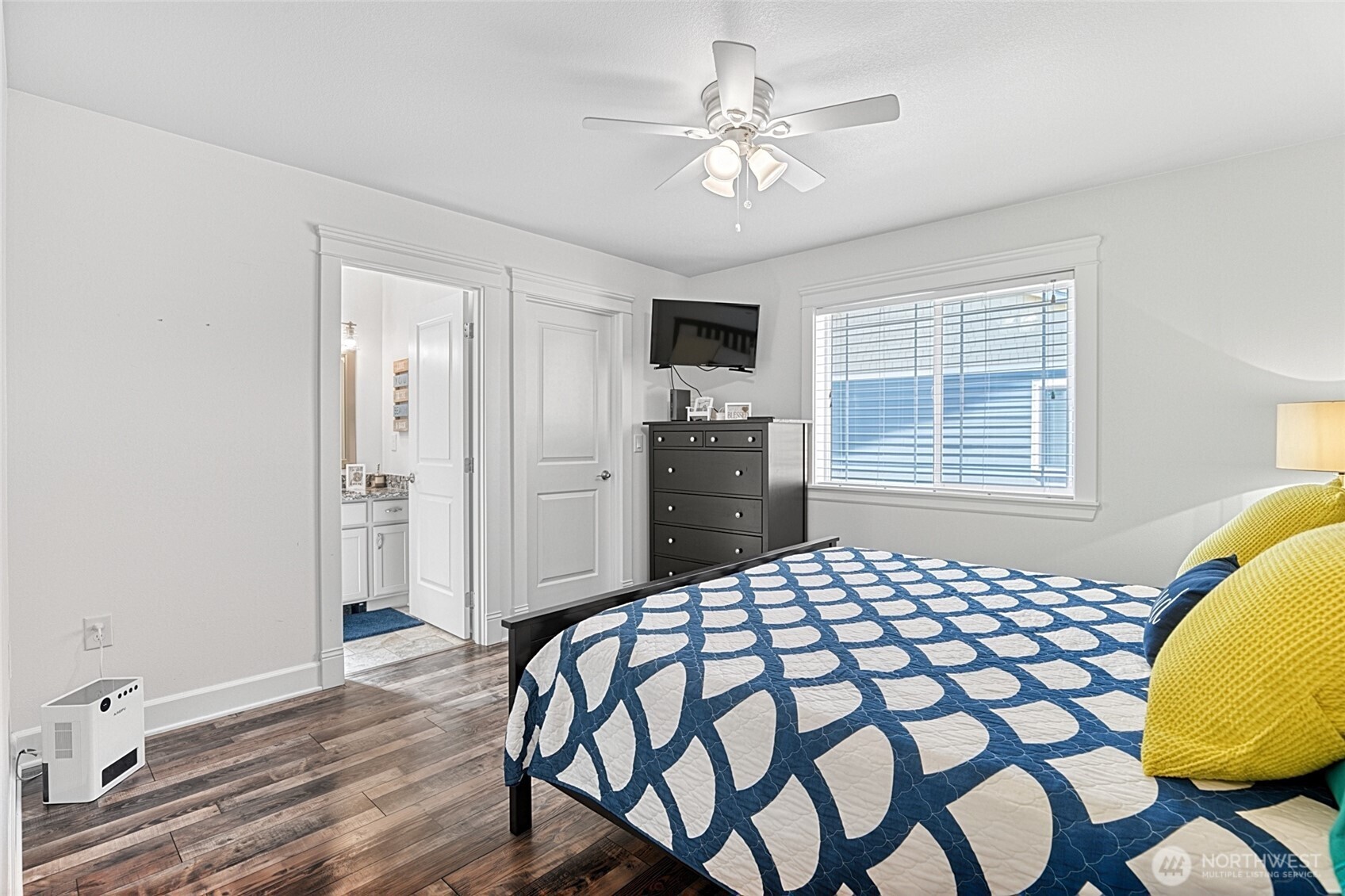 399 Seashore Street SW, Ocean Shores, WA 98569