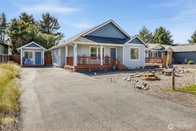 399 Seashore Street SW, Ocean Shores, WA 98569