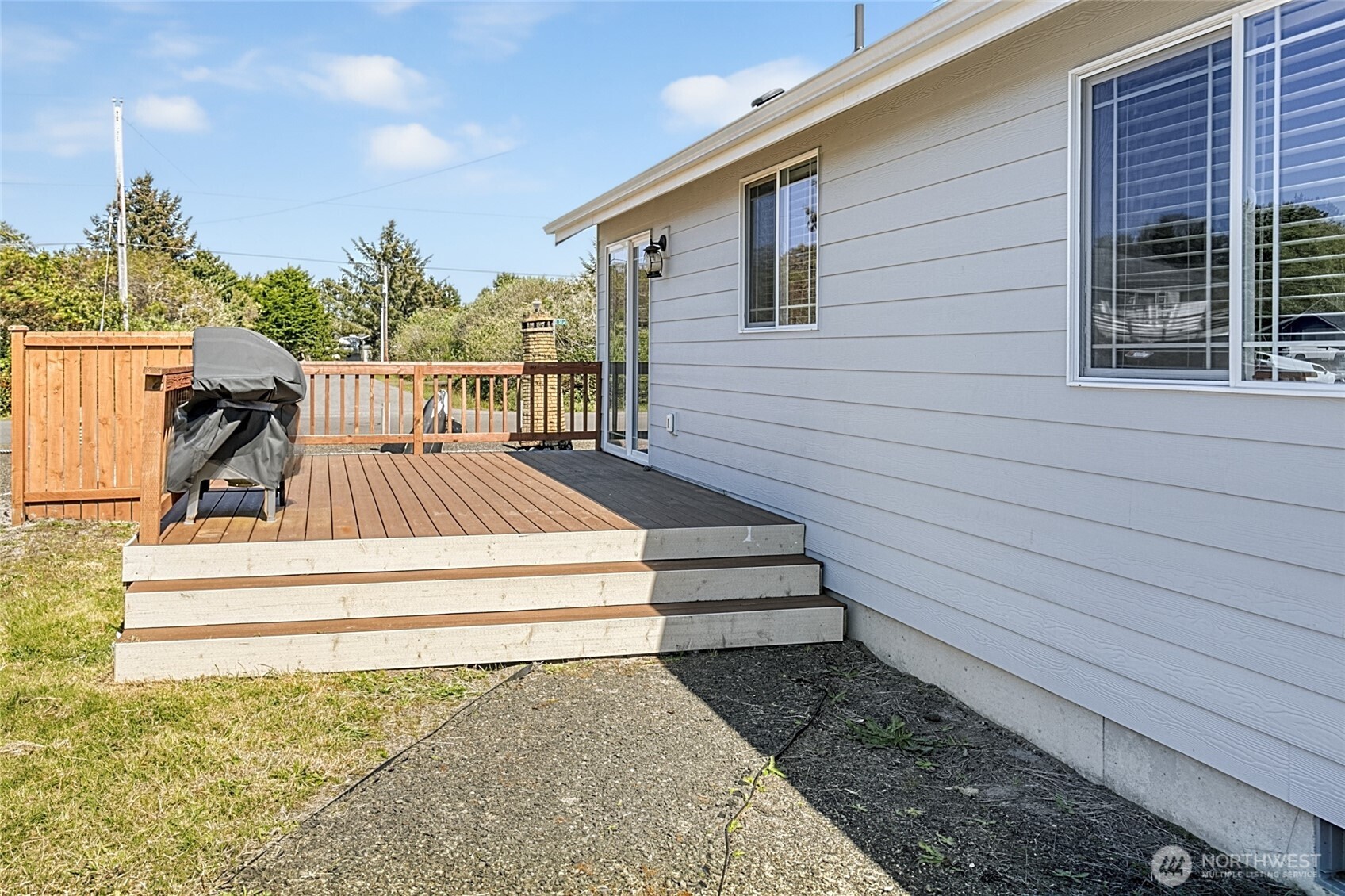 399 Seashore Street SW, Ocean Shores, WA 98569