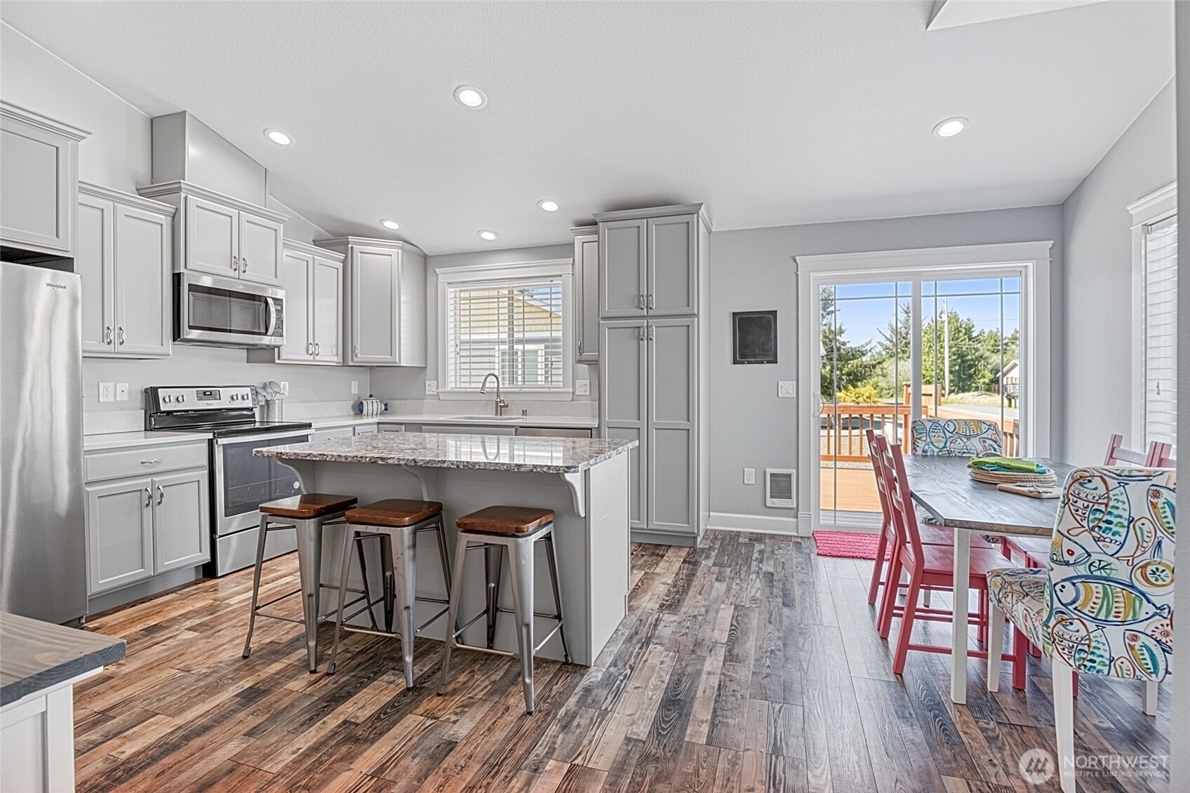 399 Seashore Street SW, Ocean Shores, WA 98569