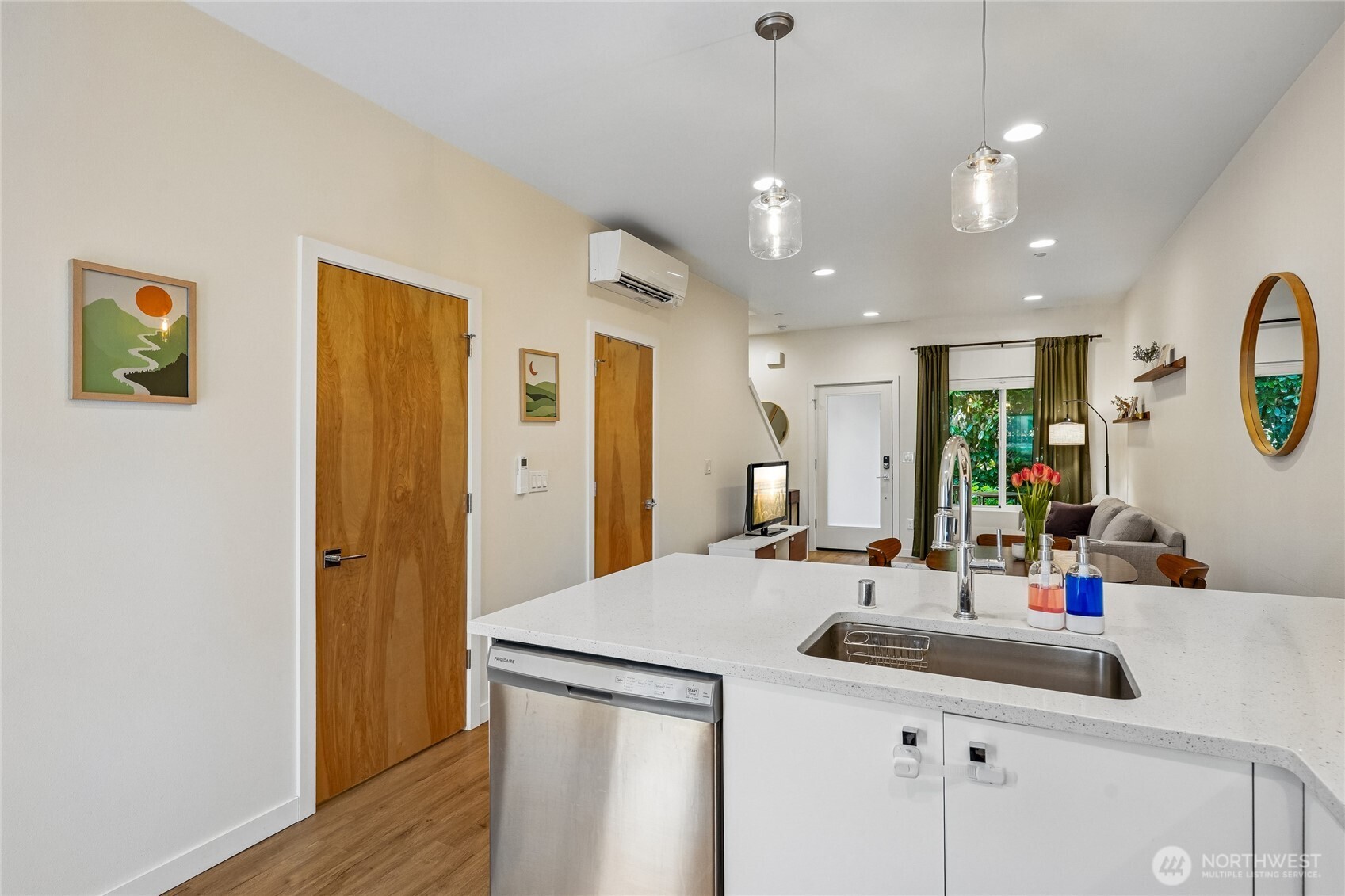 1903 N Oakes Street , Tacoma, WA 98406
