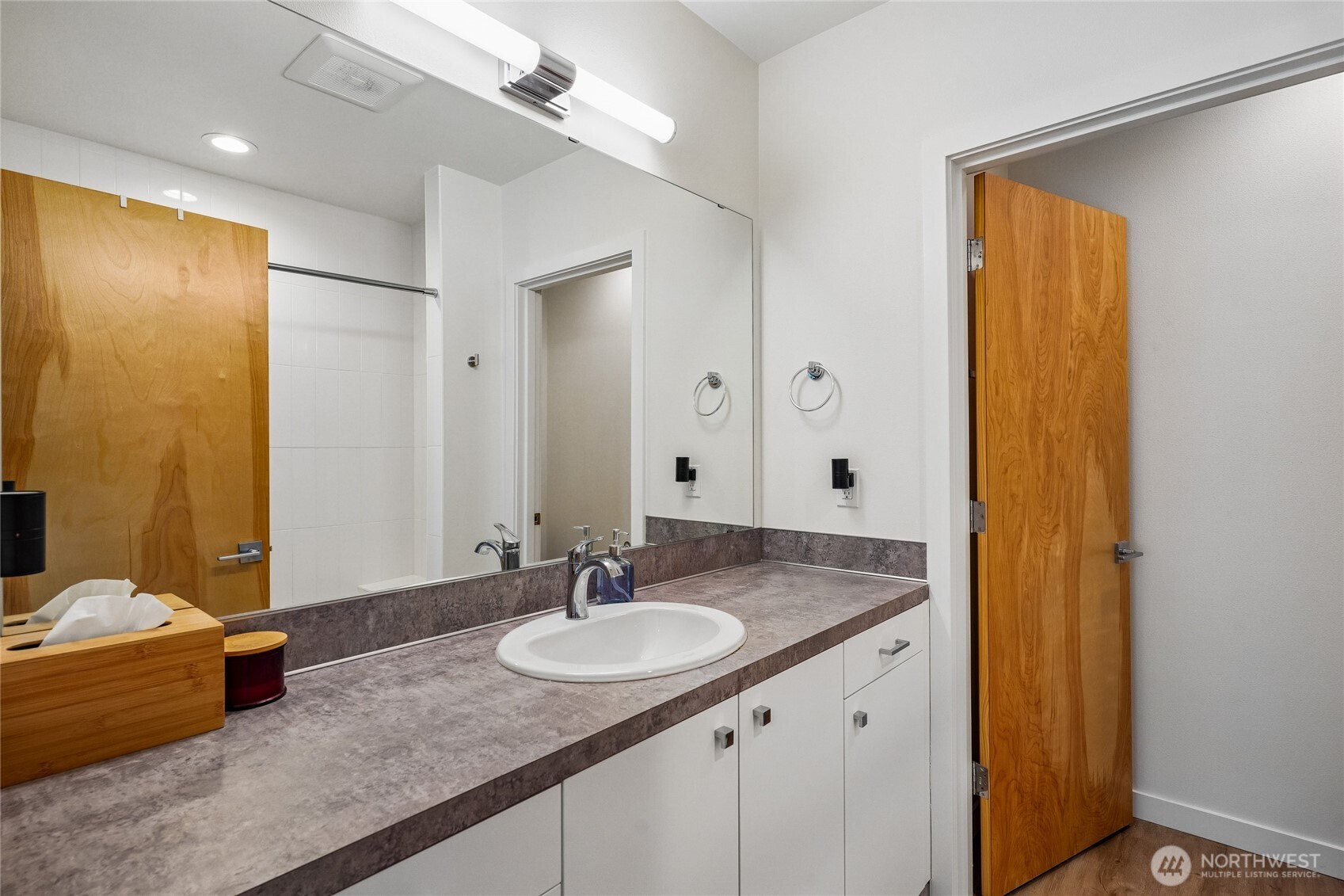 1903 N Oakes Street , Tacoma, WA 98406