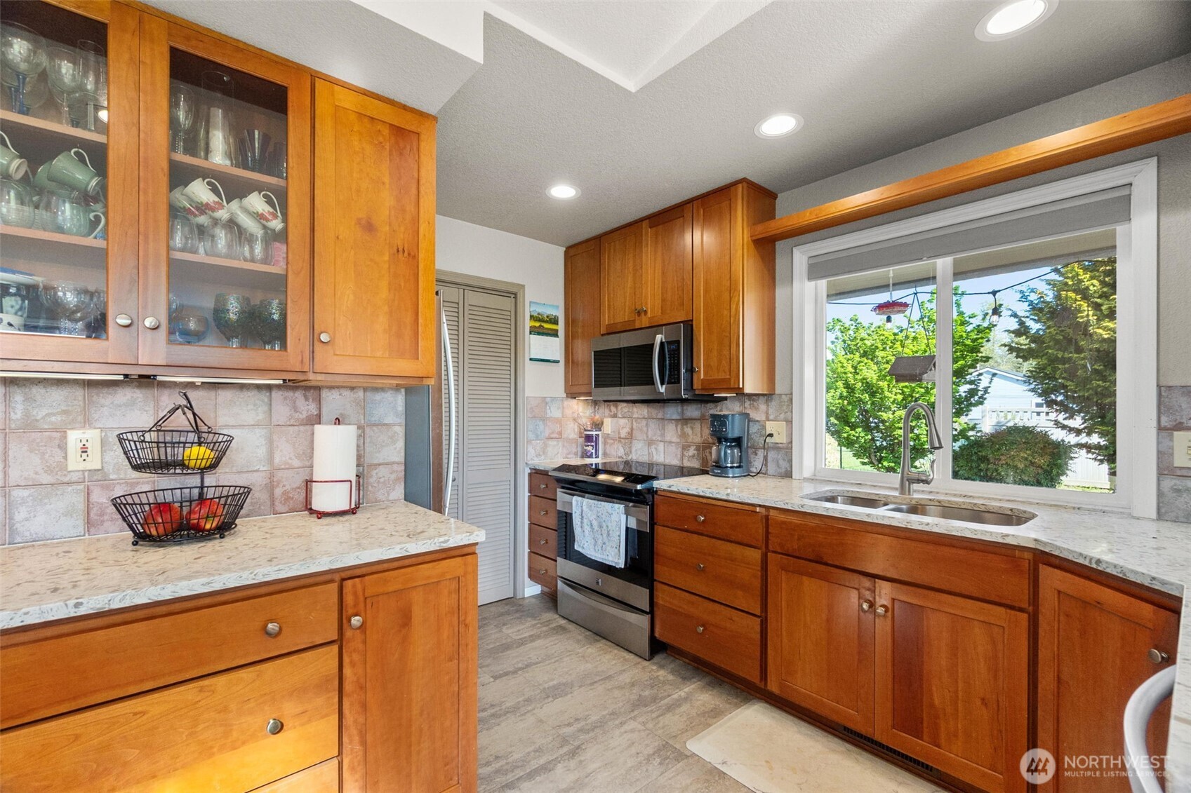 8432 Ayer Street SE, Olympia, WA 98501
