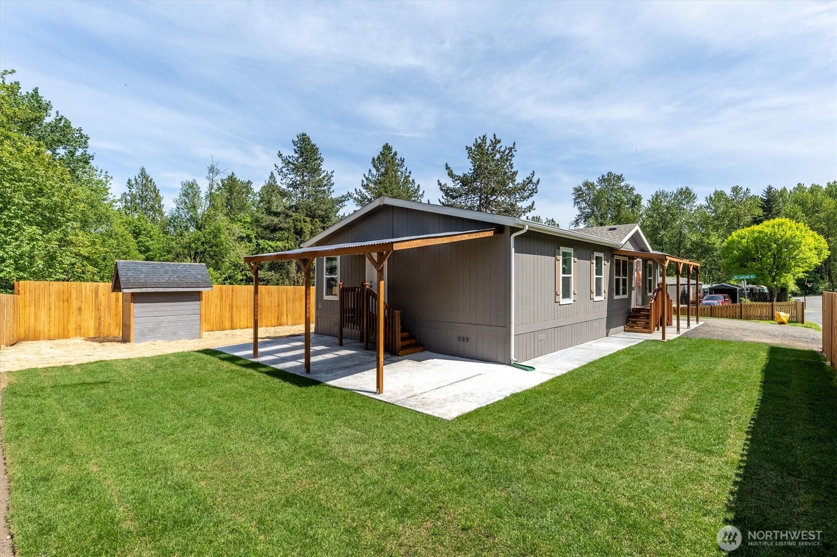 101 Sir Lancelot Drive , Castle Rock, WA 98611