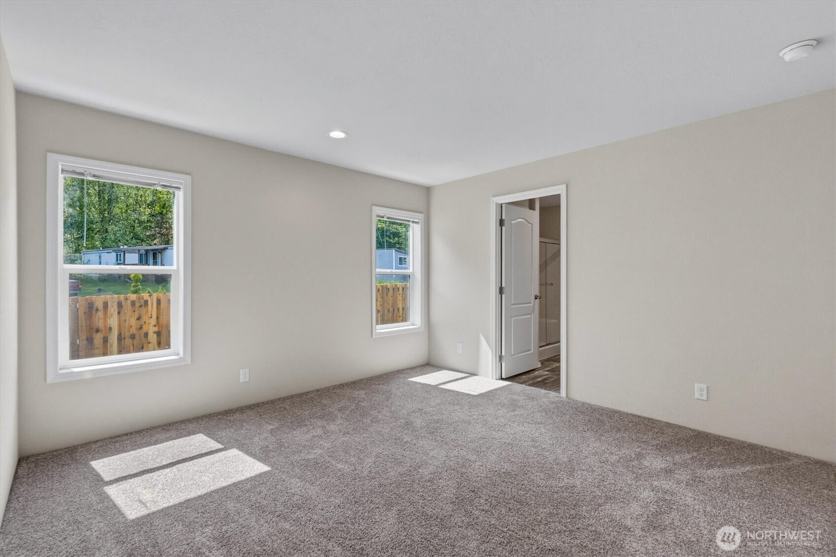 101 Sir Lancelot Drive , Castle Rock, WA 98611
