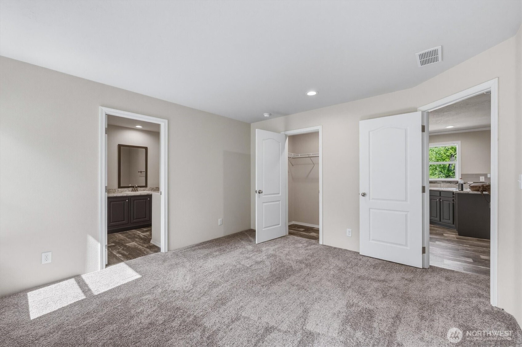 101 Sir Lancelot Drive , Castle Rock, WA 98611