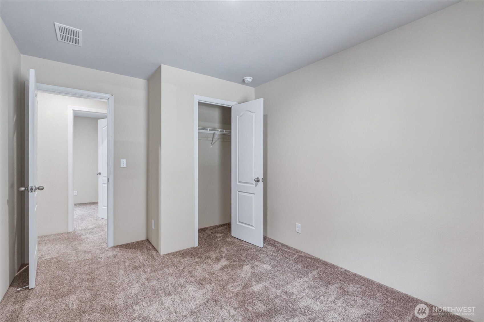 101 Sir Lancelot Drive , Castle Rock, WA 98611