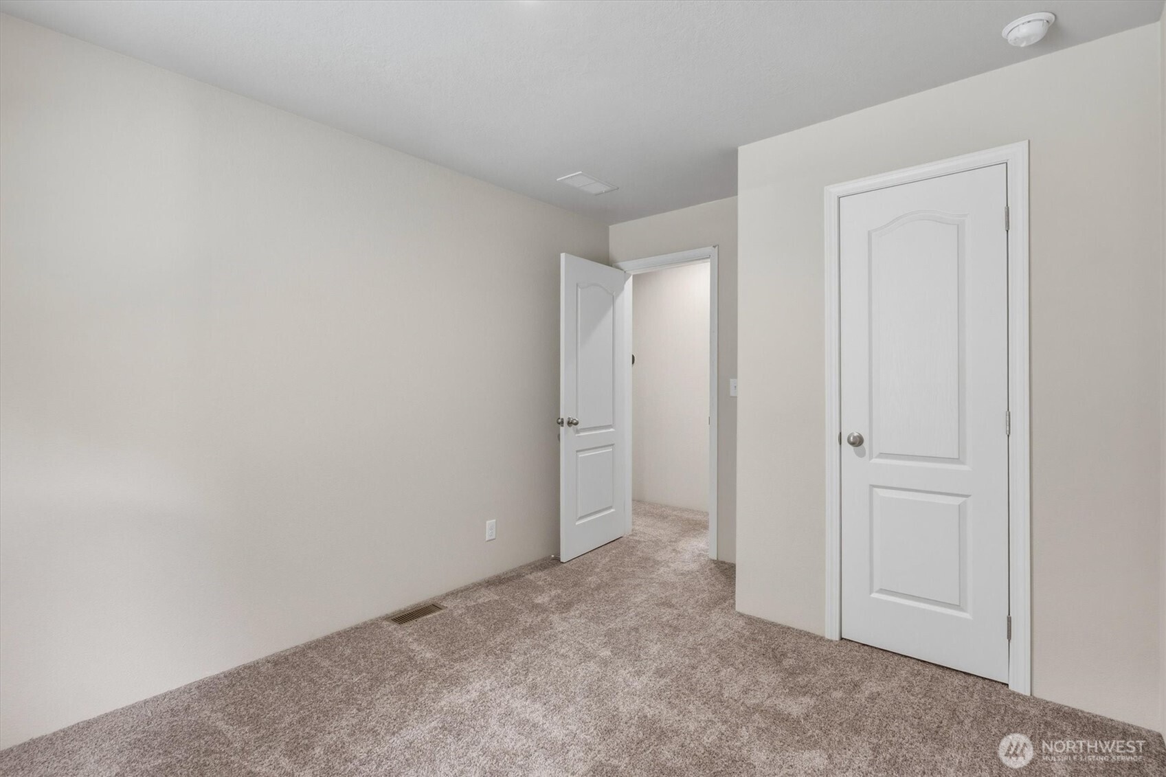 101 Sir Lancelot Drive , Castle Rock, WA 98611