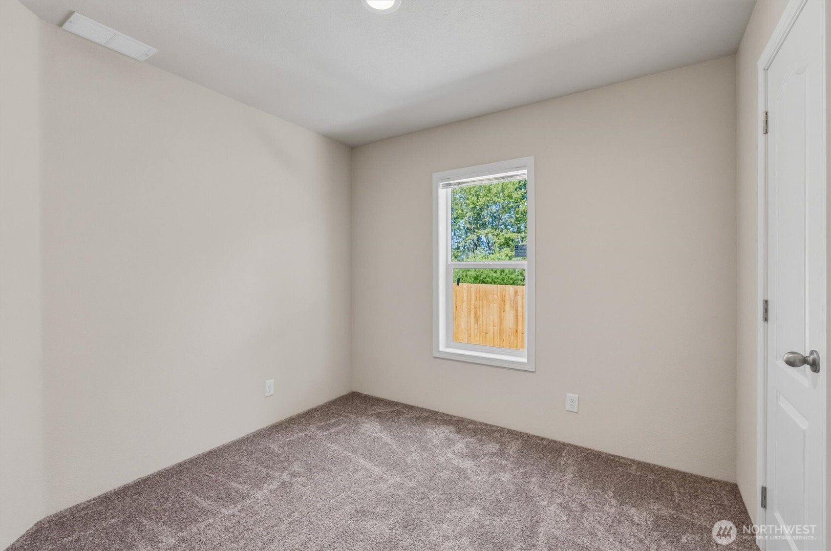 101 Sir Lancelot Drive , Castle Rock, WA 98611