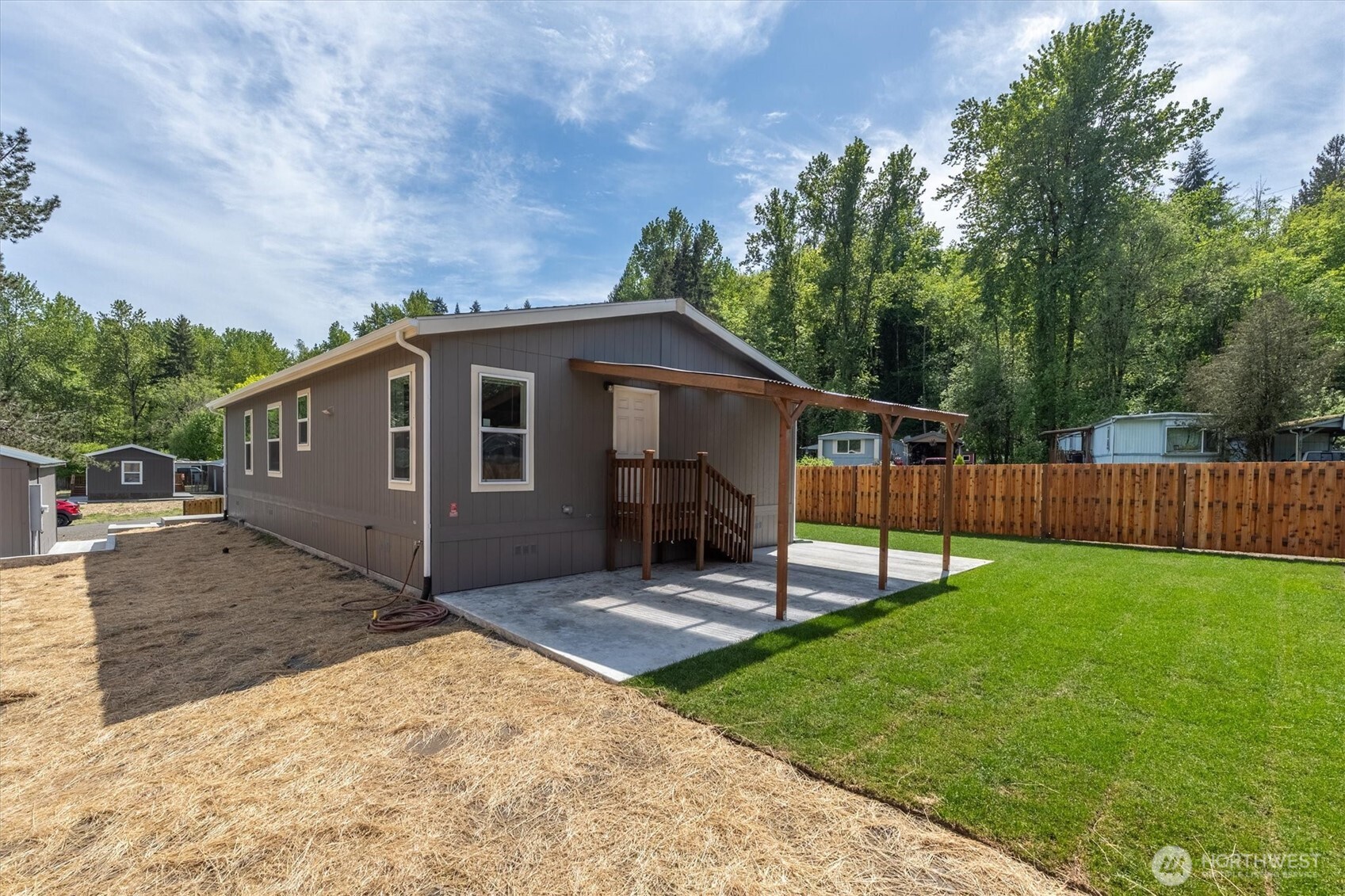 101 Sir Lancelot Drive , Castle Rock, WA 98611