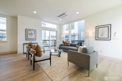 3007 S Dakota Street , Seattle, WA 98108 - Photo 4