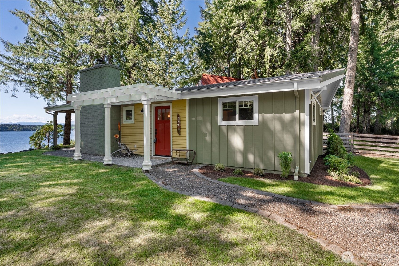 924 W Herron Boulevard NW, Lakebay, WA 98349