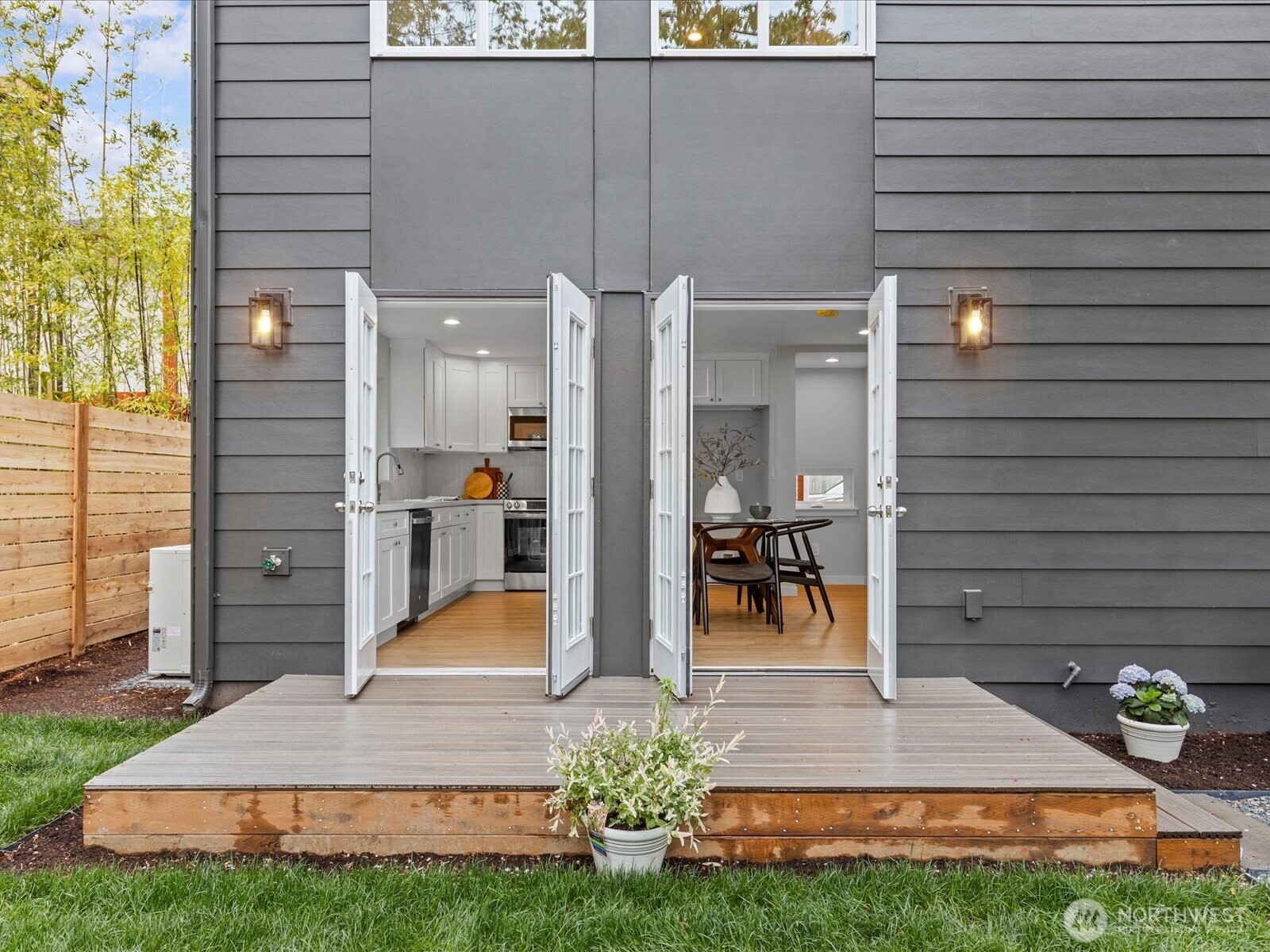8117 17th Avenue SW #B, Seattle, WA 98106