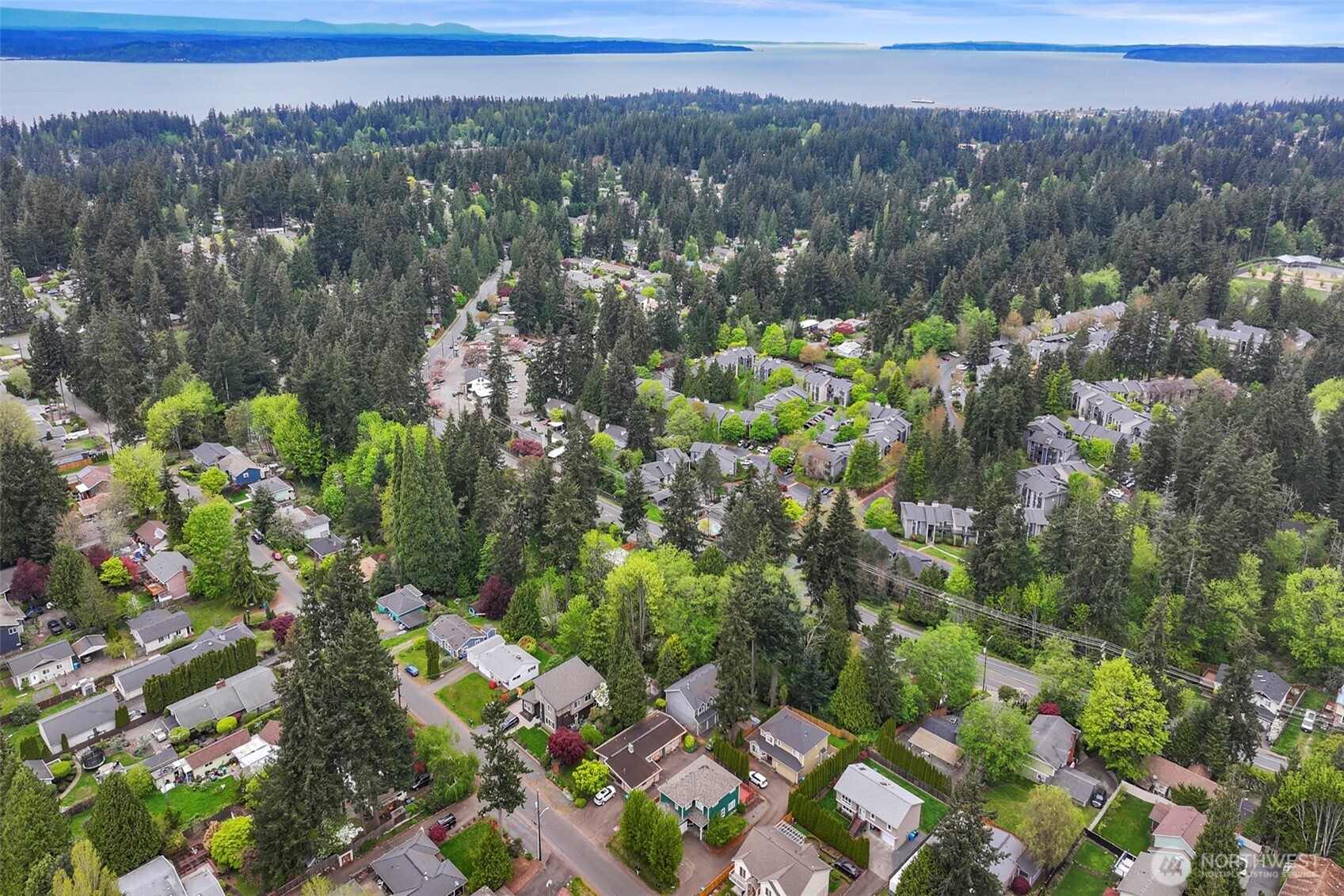 119 N 205th Street , Shoreline, WA 98133