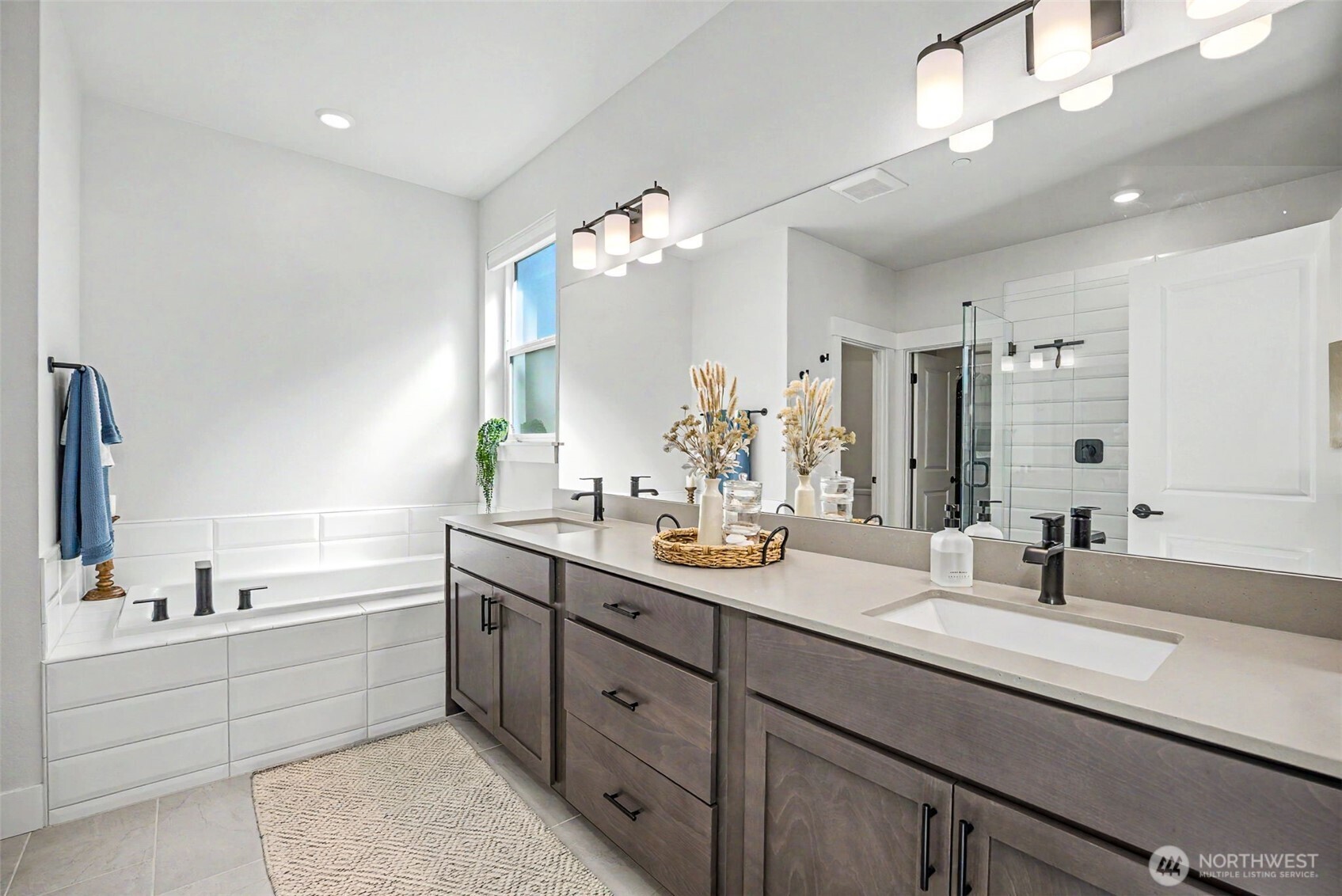 6410 213th Ave Court E, Bonney Lake, WA 98391-6567