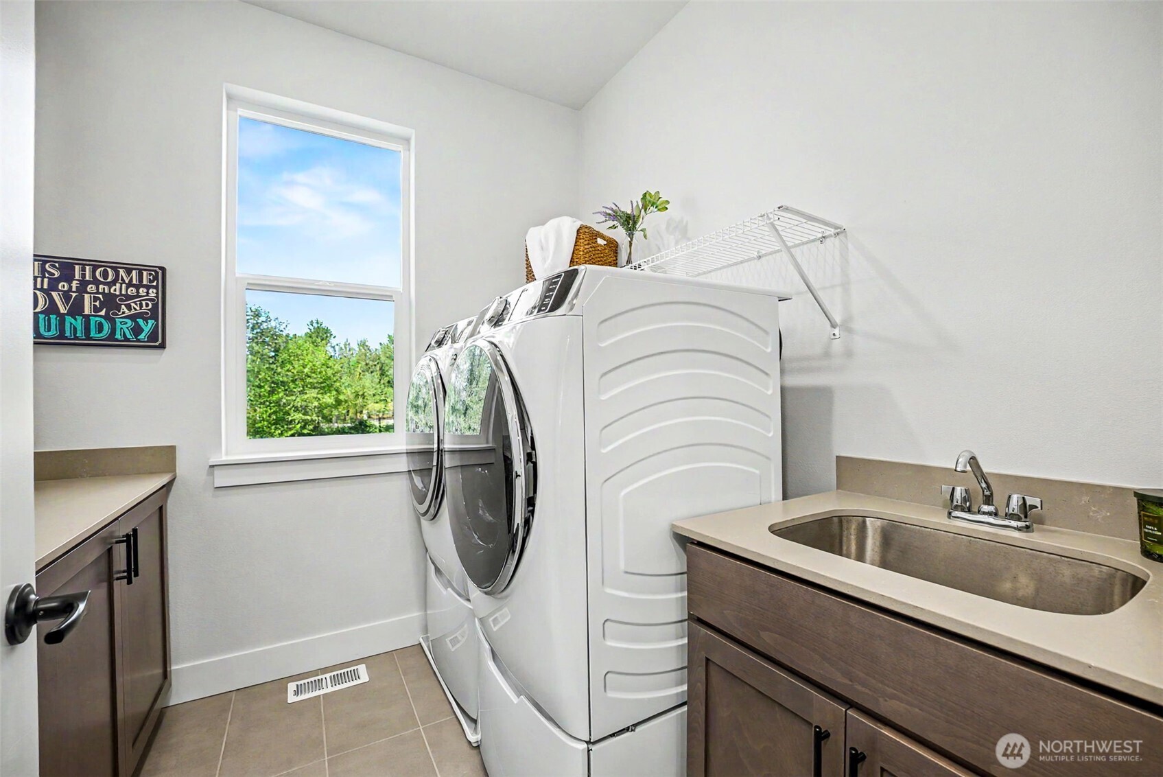 6410 213th Ave Court E, Bonney Lake, WA 98391-6567
