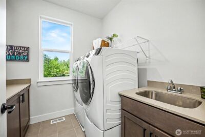 6410 213th Ave Court E, Bonney Lake, WA 98391-6567 - Photo 27