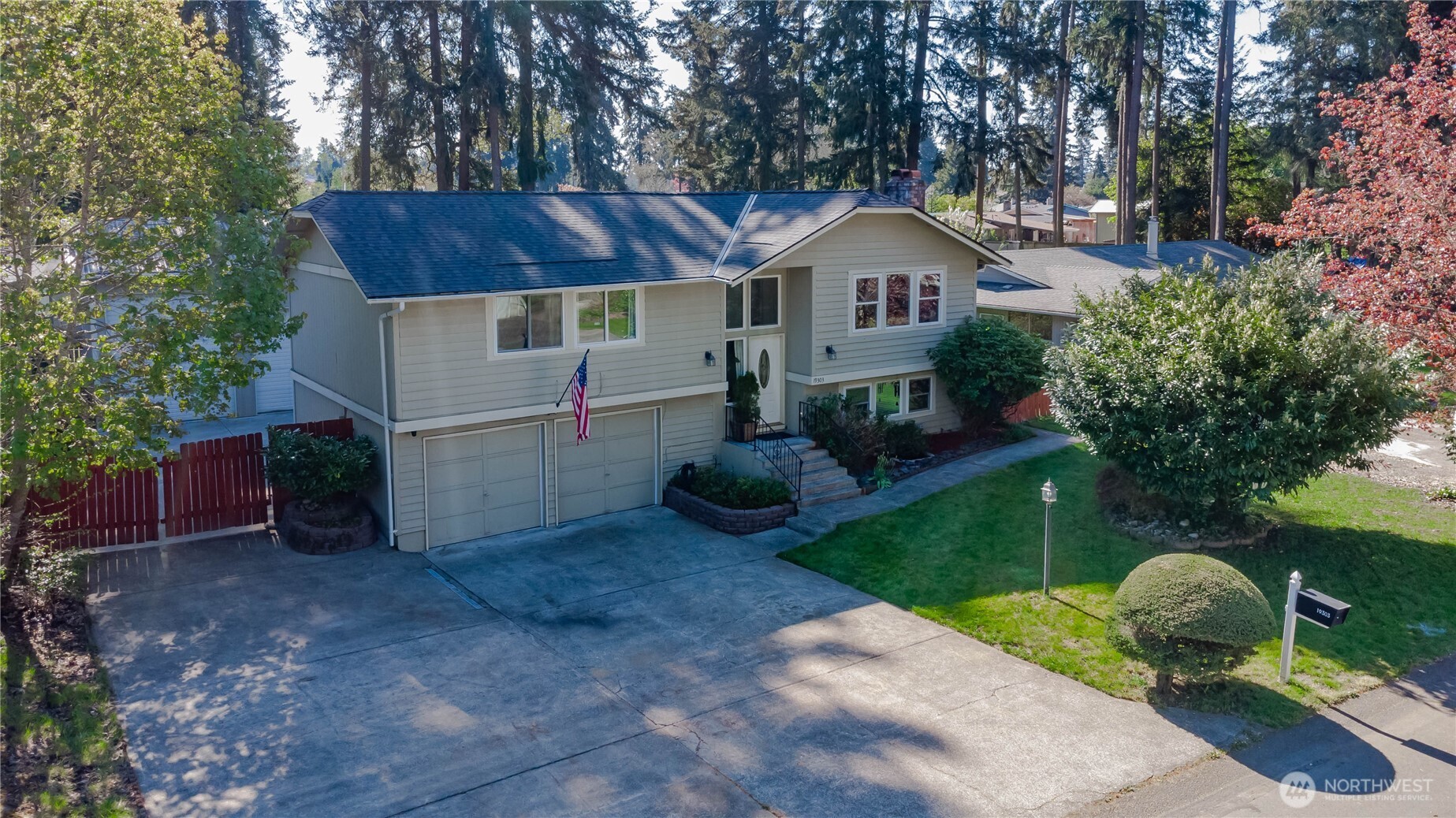 19303 10th Ave E , Spanaway, WA 98387