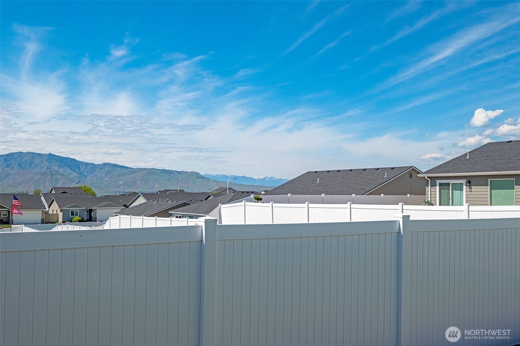 2355 3rd St SE , East Wenatchee, WA 98802