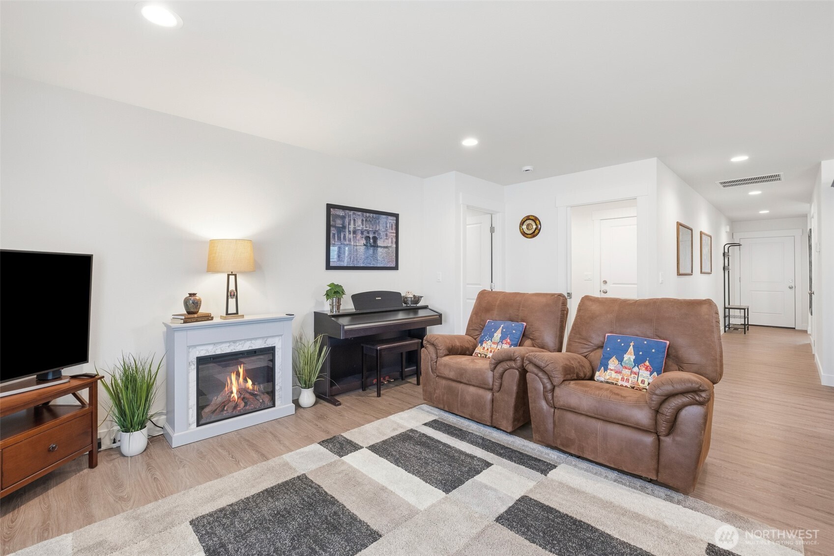 2355 3rd St SE , East Wenatchee, WA 98802