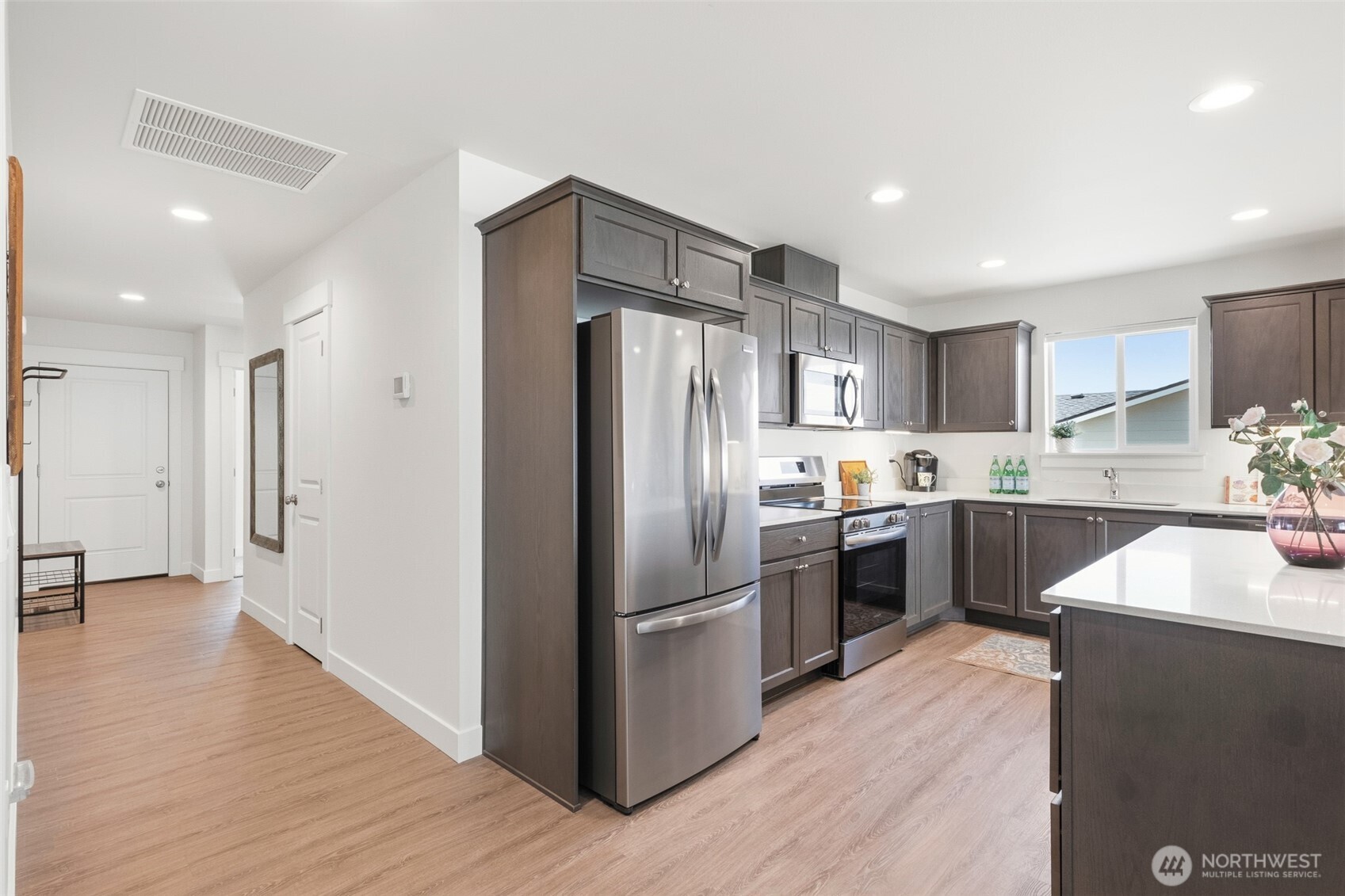2355 3rd St SE , East Wenatchee, WA 98802