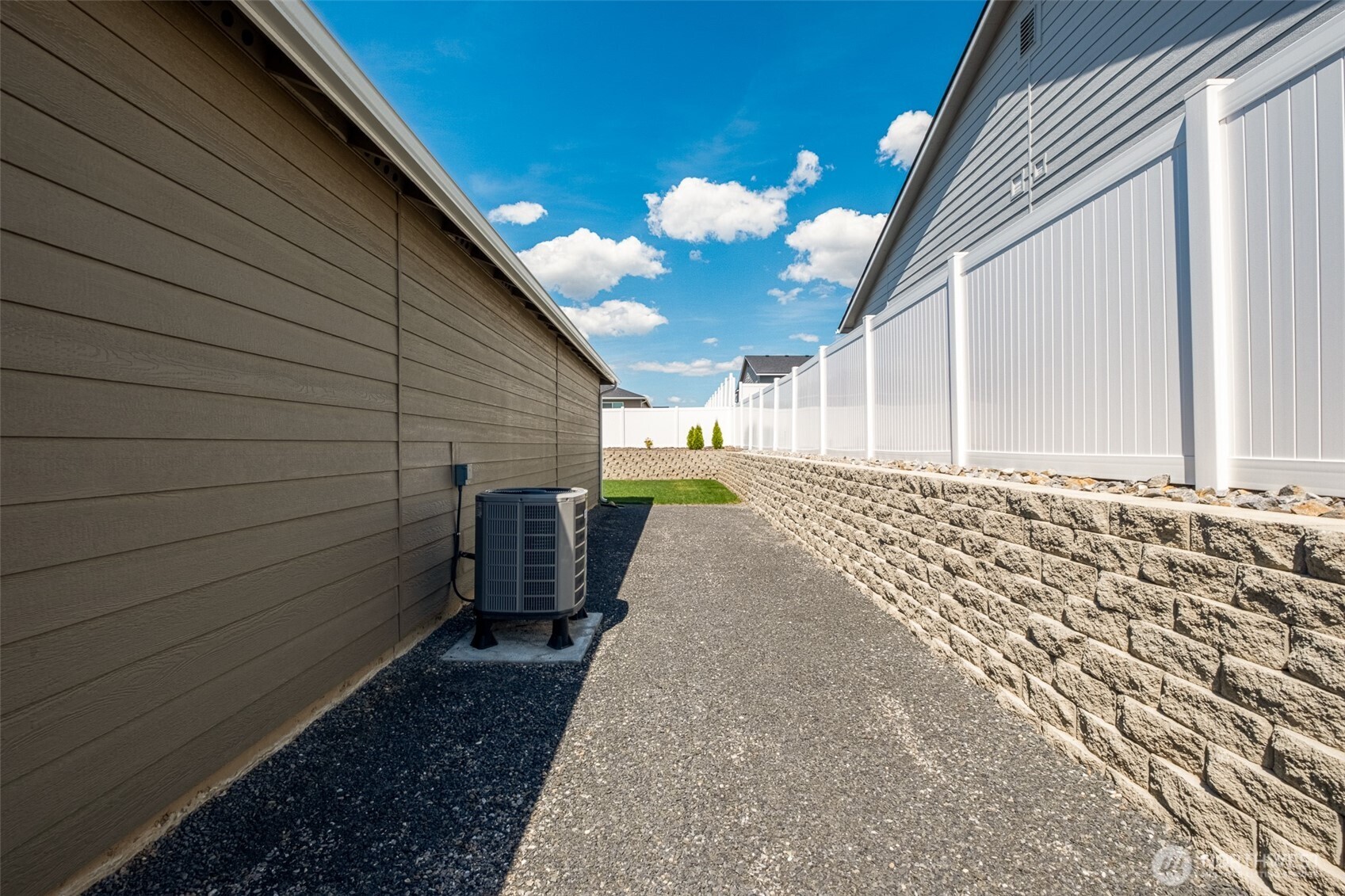 2355 3rd St SE , East Wenatchee, WA 98802