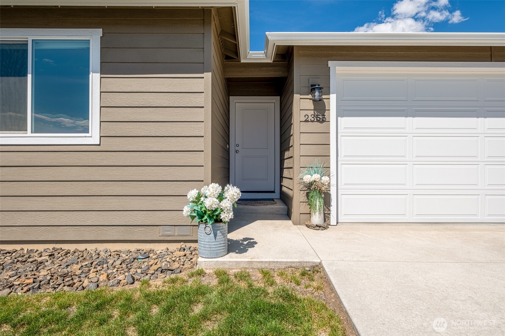 2355 3rd St SE , East Wenatchee, WA 98802