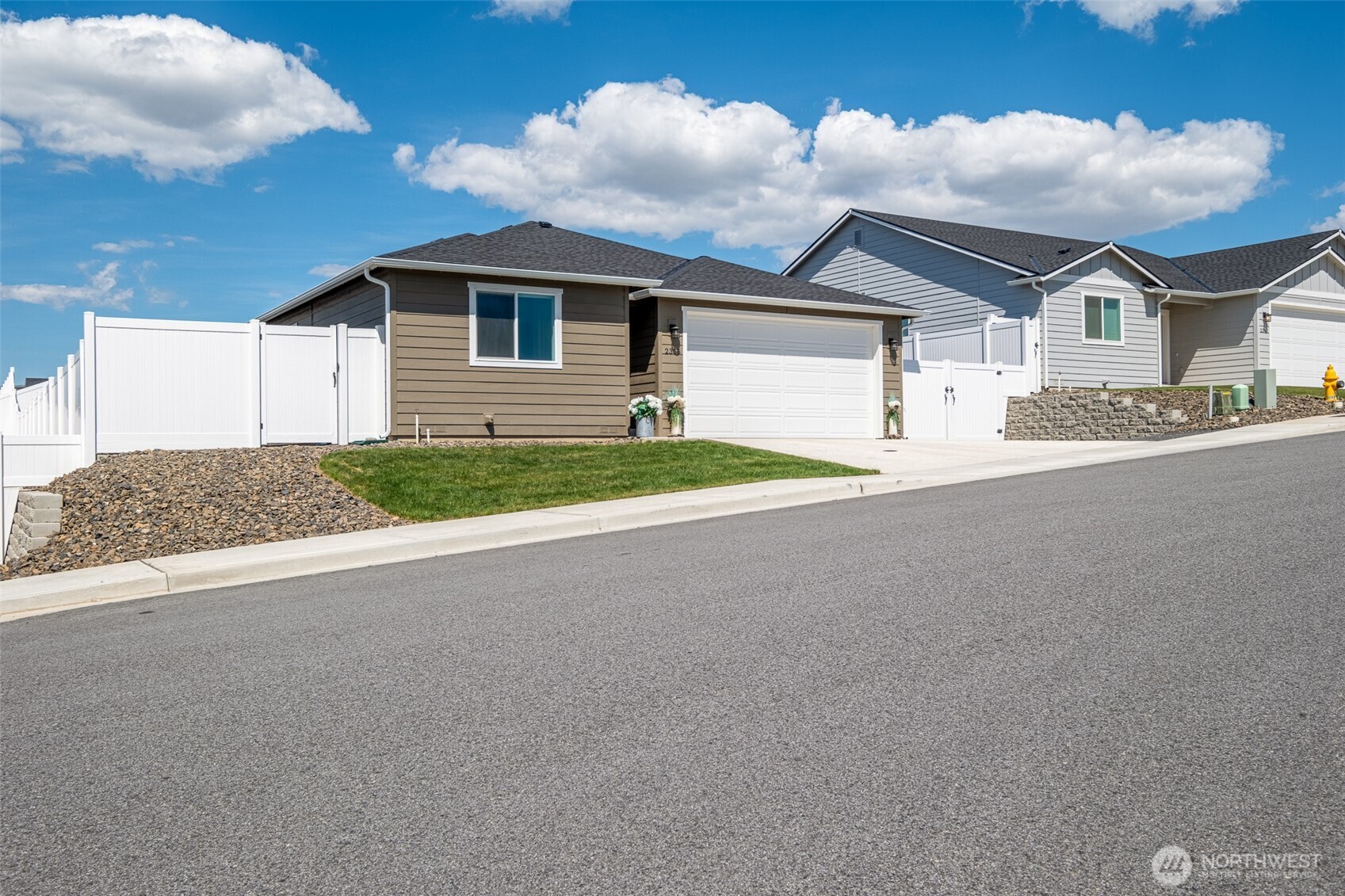 2355 3rd St SE , East Wenatchee, WA 98802