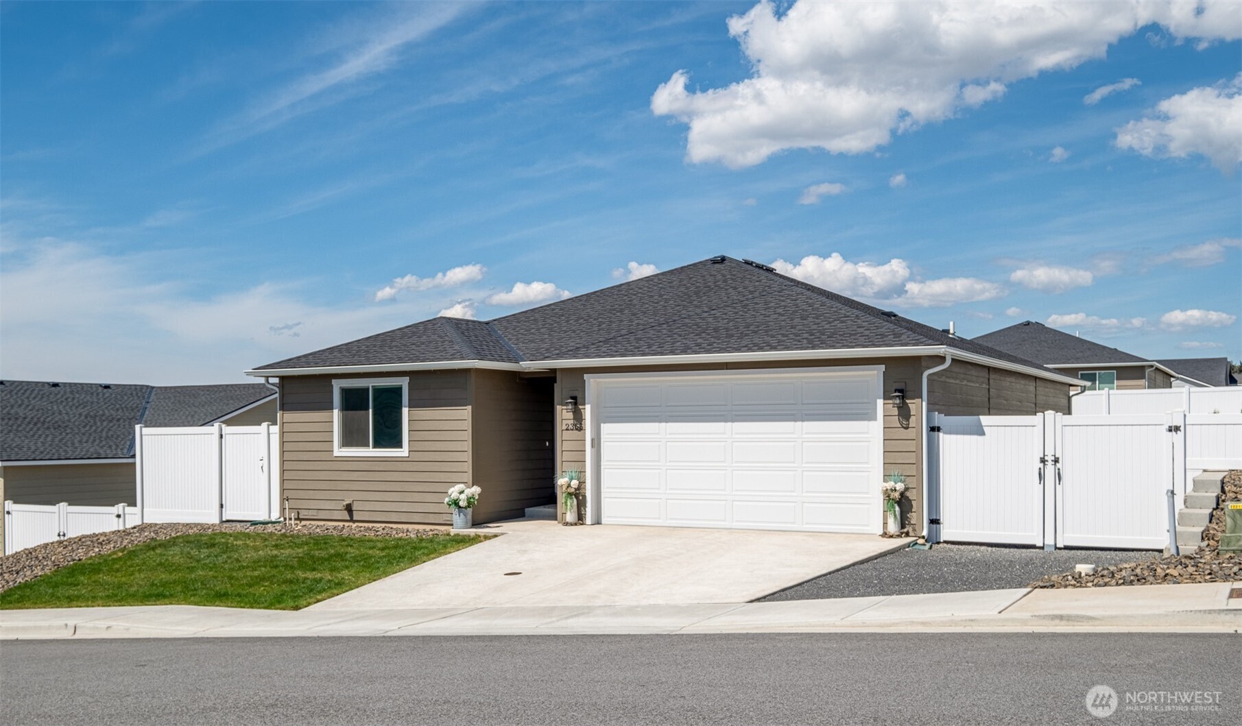 2355 3rd St SE , East Wenatchee, WA 98802