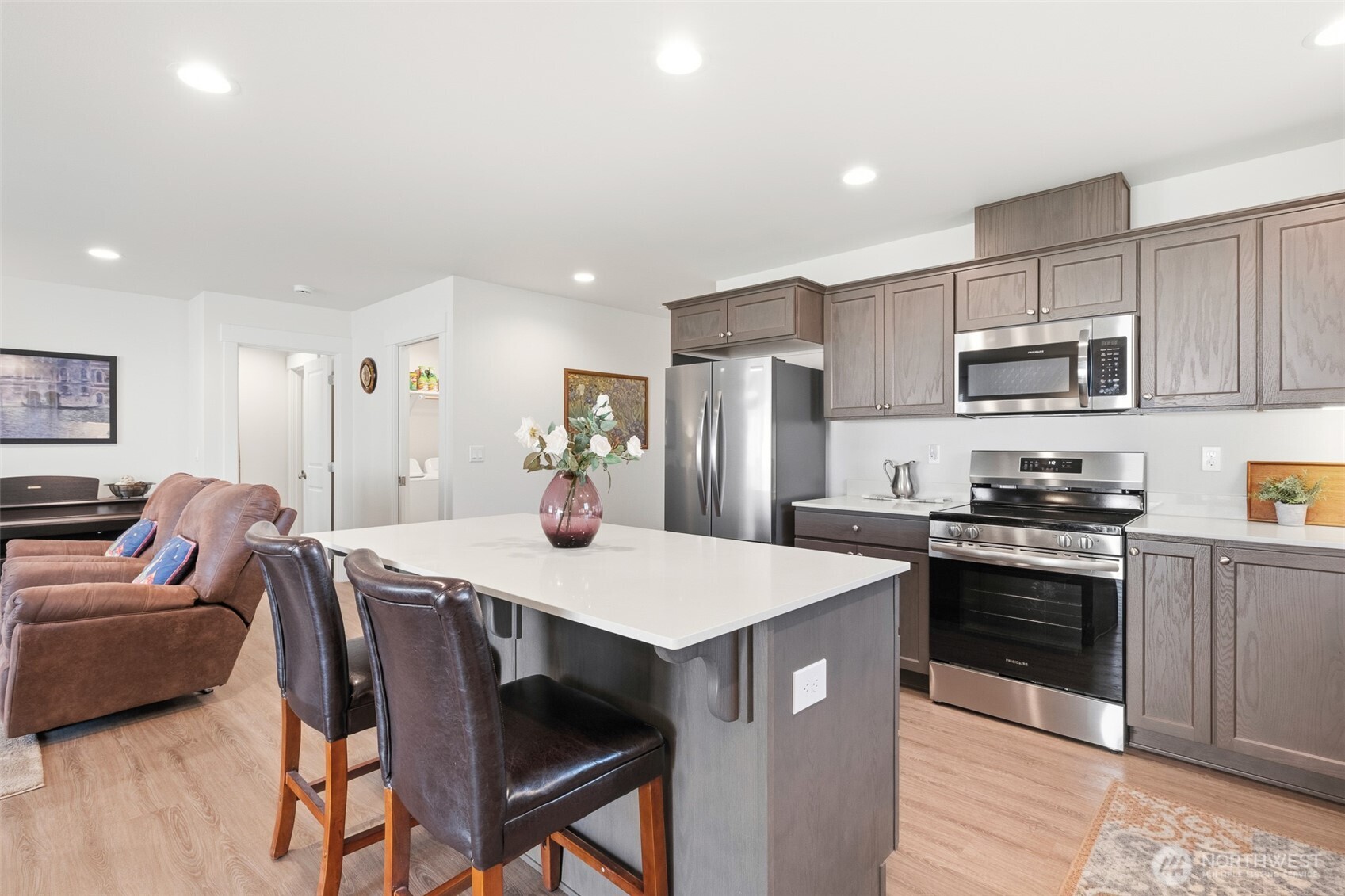 2355 3rd St SE , East Wenatchee, WA 98802