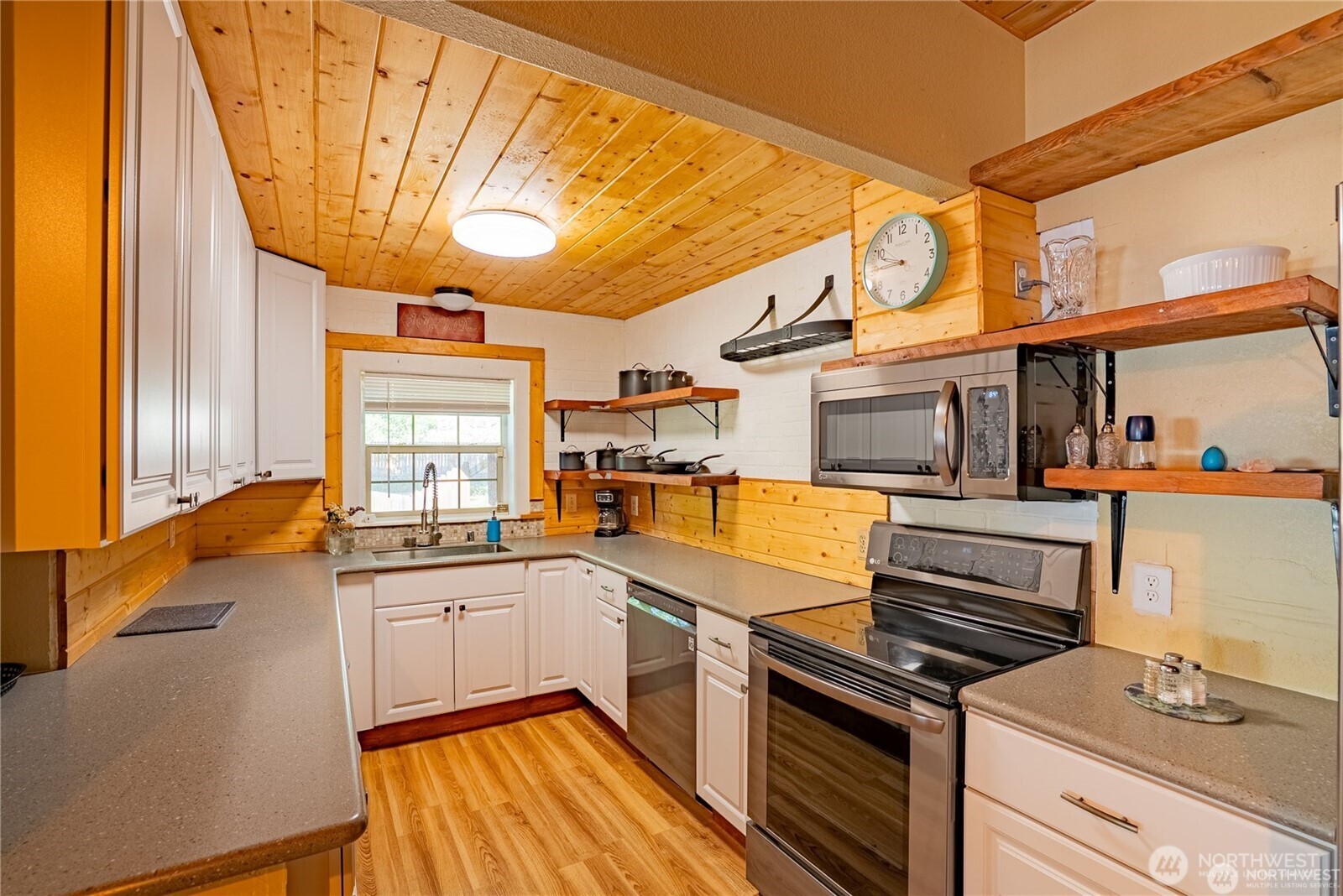 1454 Old Hwy 97 , Malott, WA 98829
