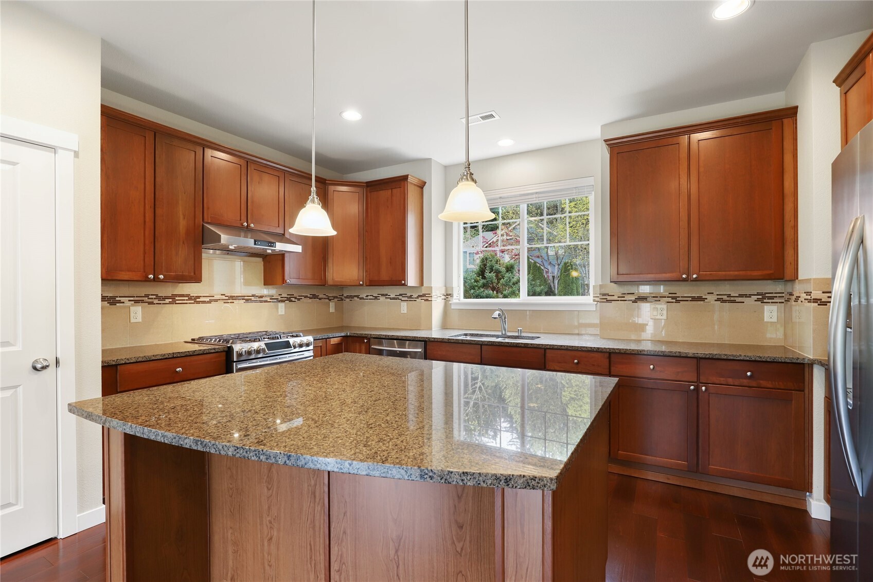 10248 242nd Avenue NE, Redmond, WA 98053