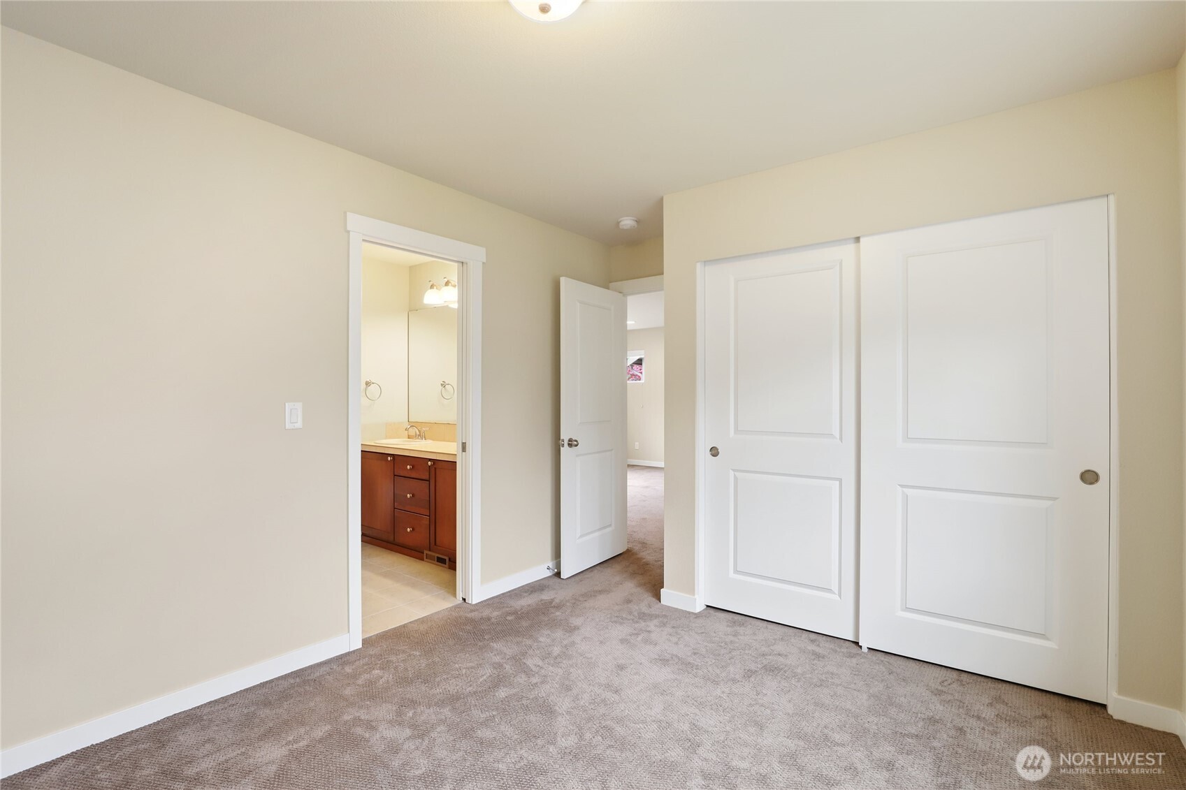 10248 242nd Avenue NE, Redmond, WA 98053