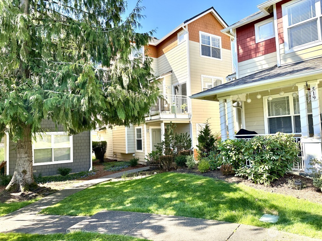 515 225th Place NE #33, Sammamish, WA 98074