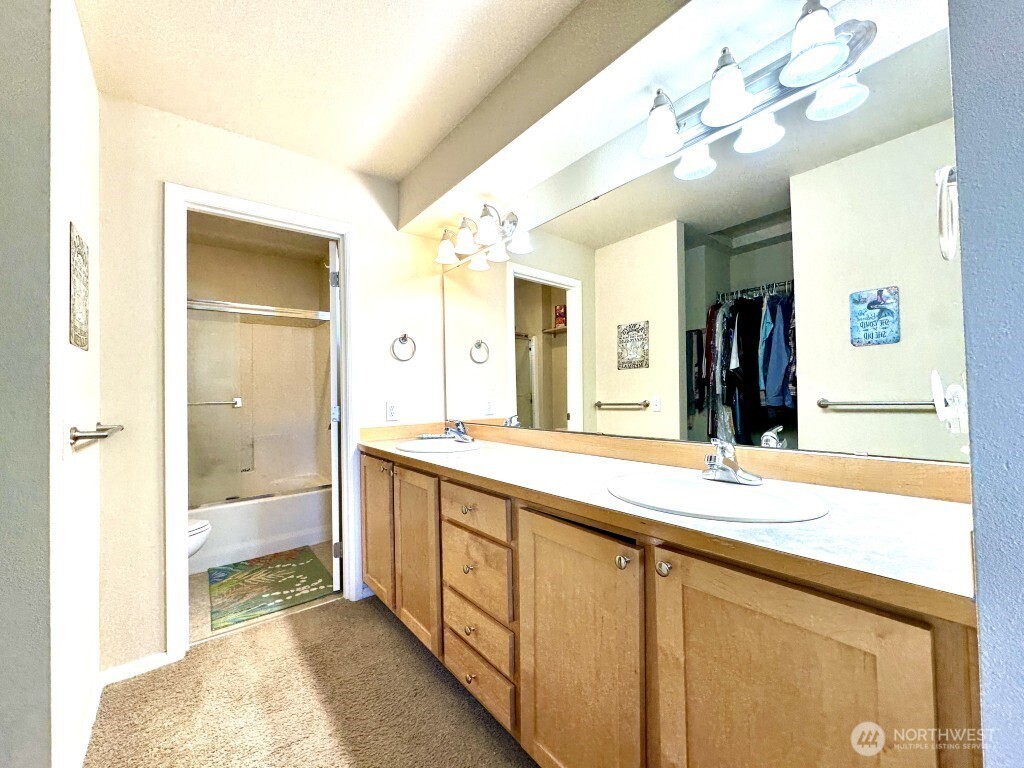 515 225th Place NE #33, Sammamish, WA 98074
