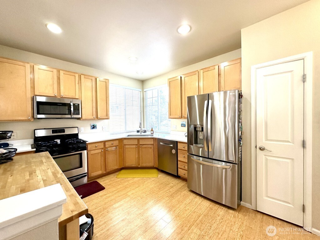 515 225th Place NE #33, Sammamish, WA 98074
