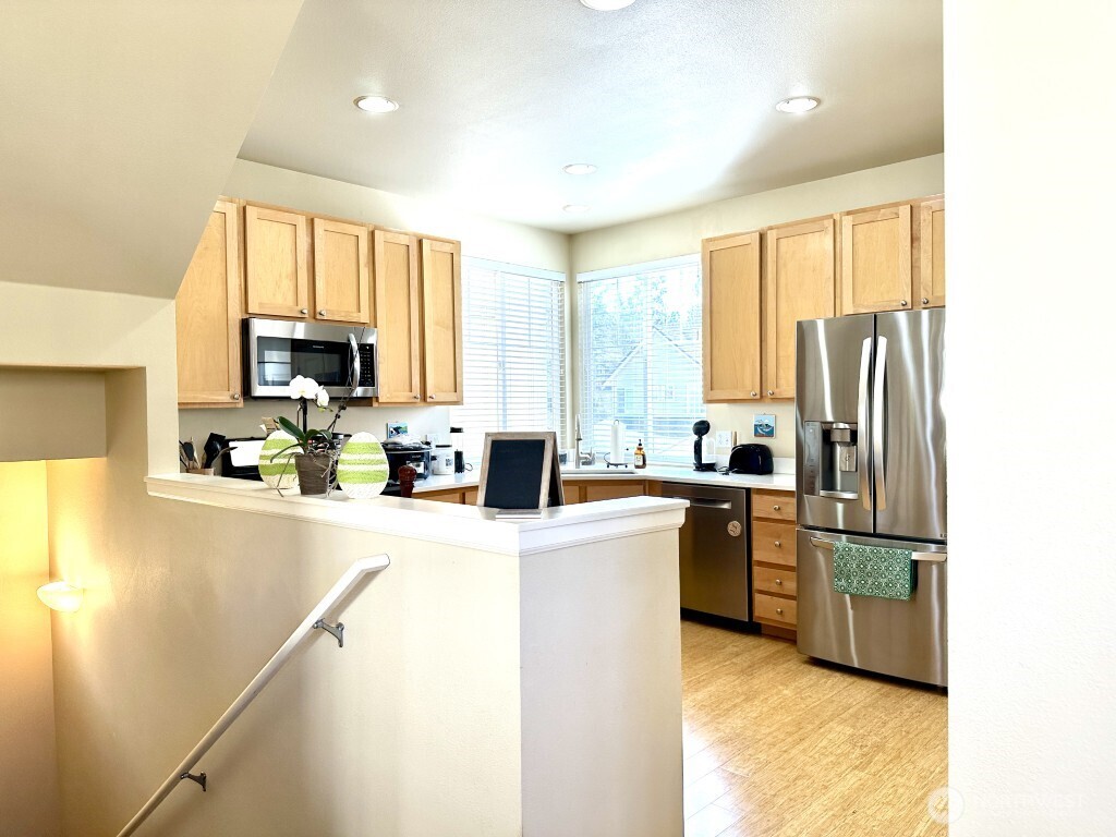 515 225th Place NE #33, Sammamish, WA 98074