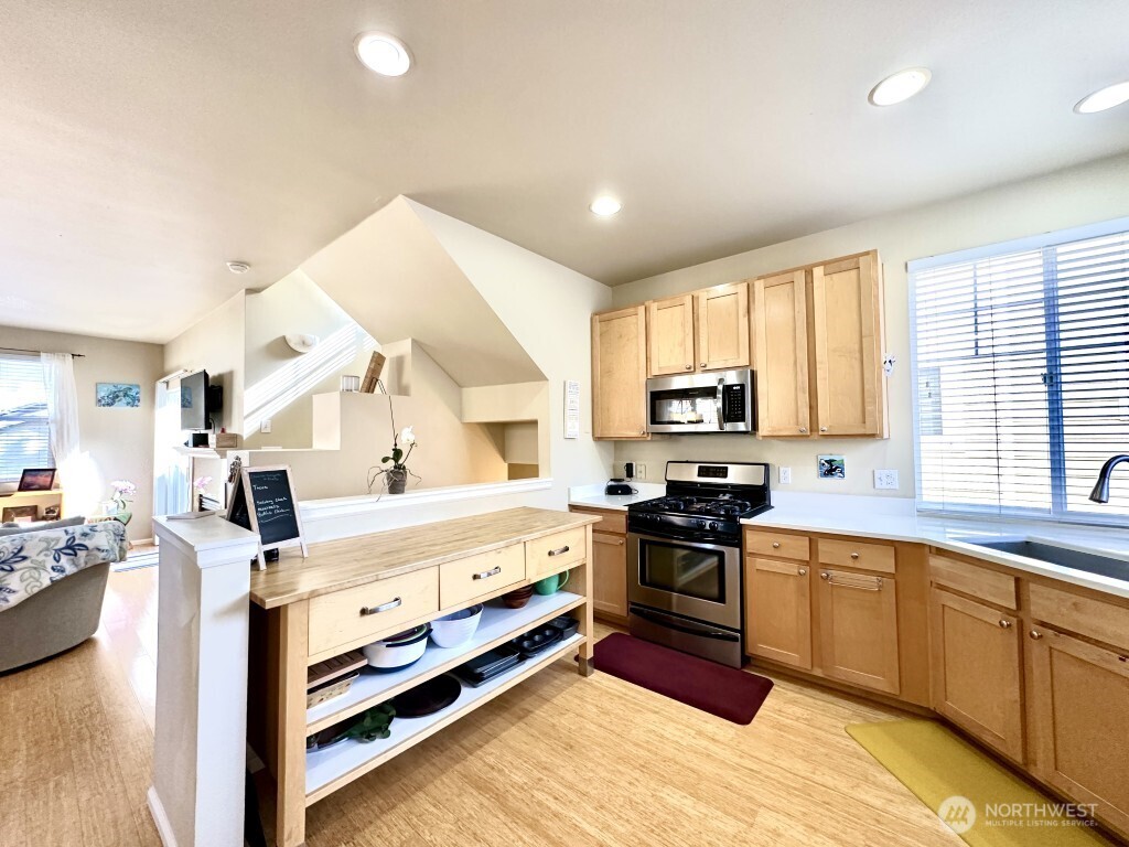 515 225th Place NE #33, Sammamish, WA 98074
