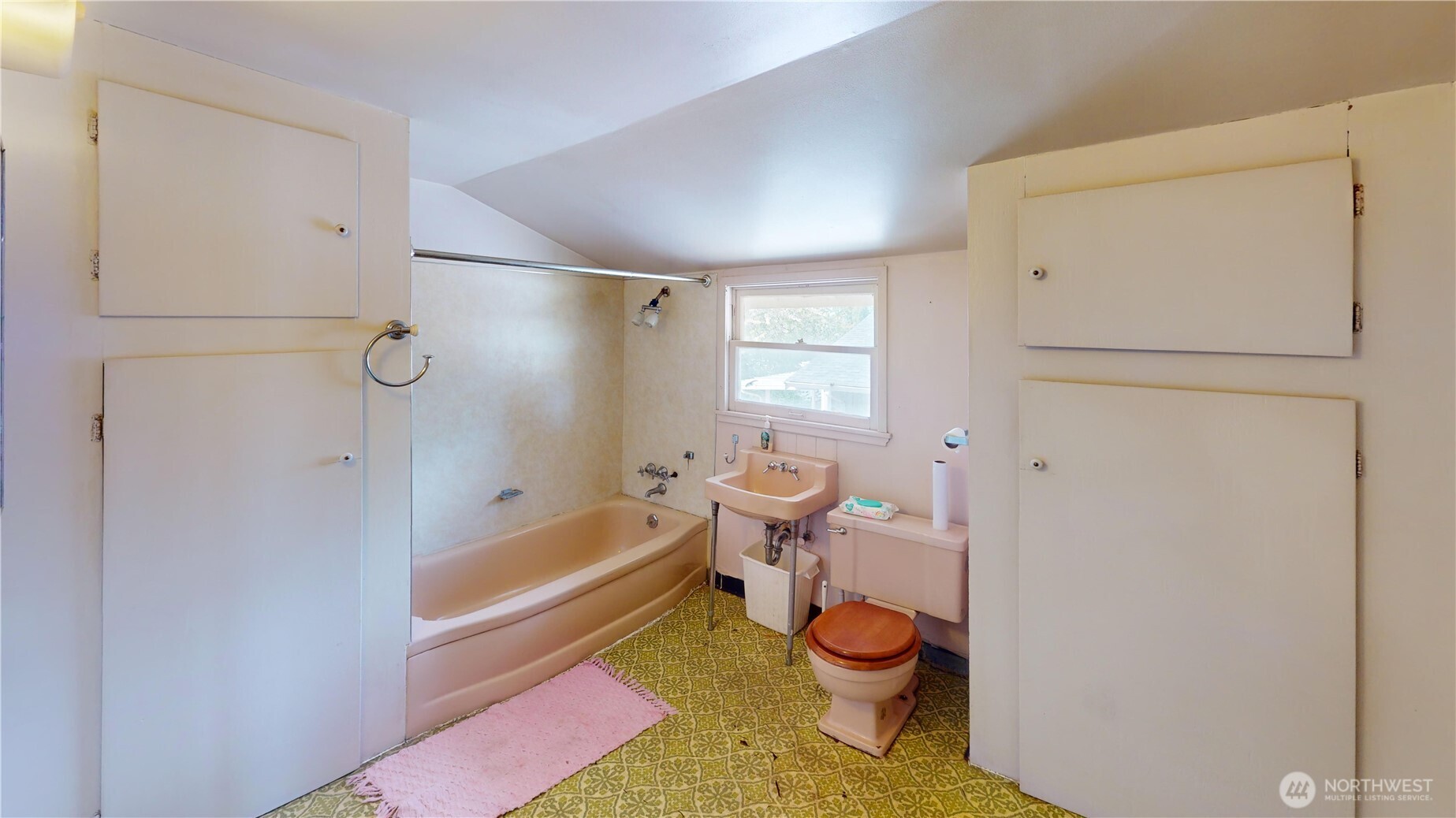 4326 E F Street , Tacoma, WA 98404