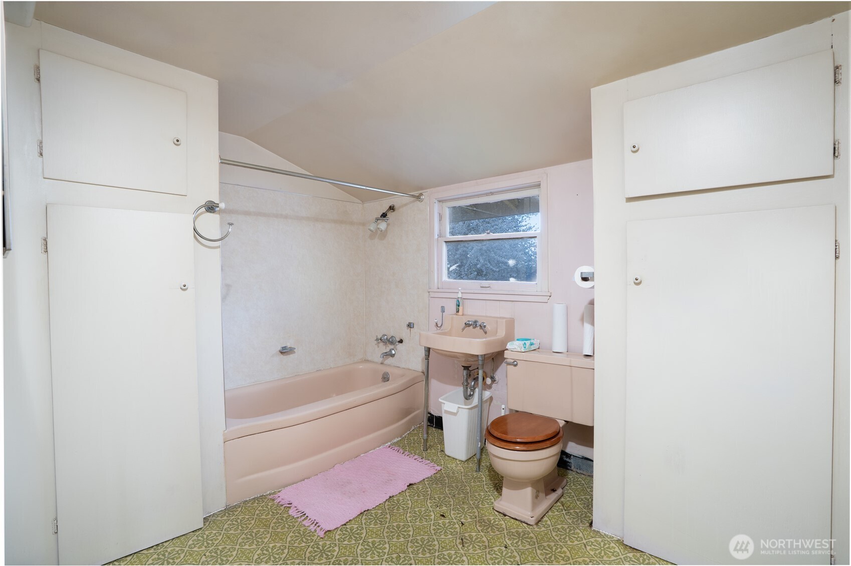 4326 E F Street , Tacoma, WA 98404