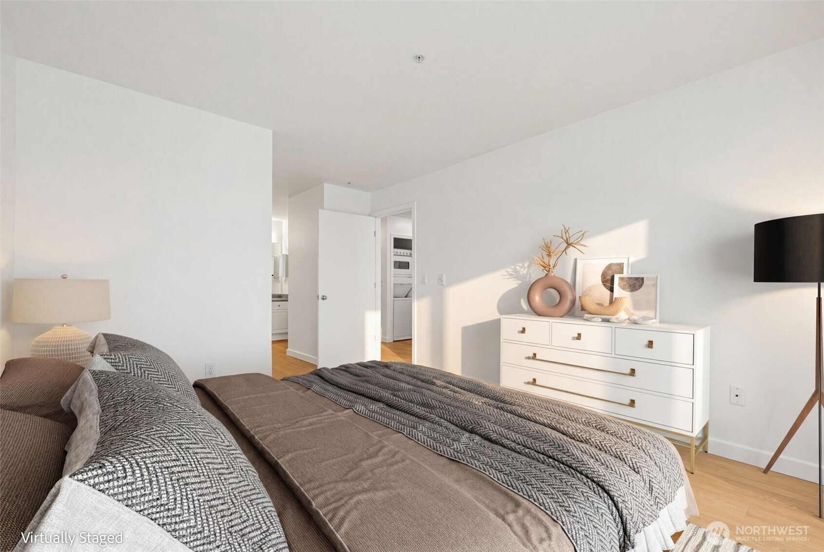 2415 2nd Avenue #750, Seattle, WA 98121