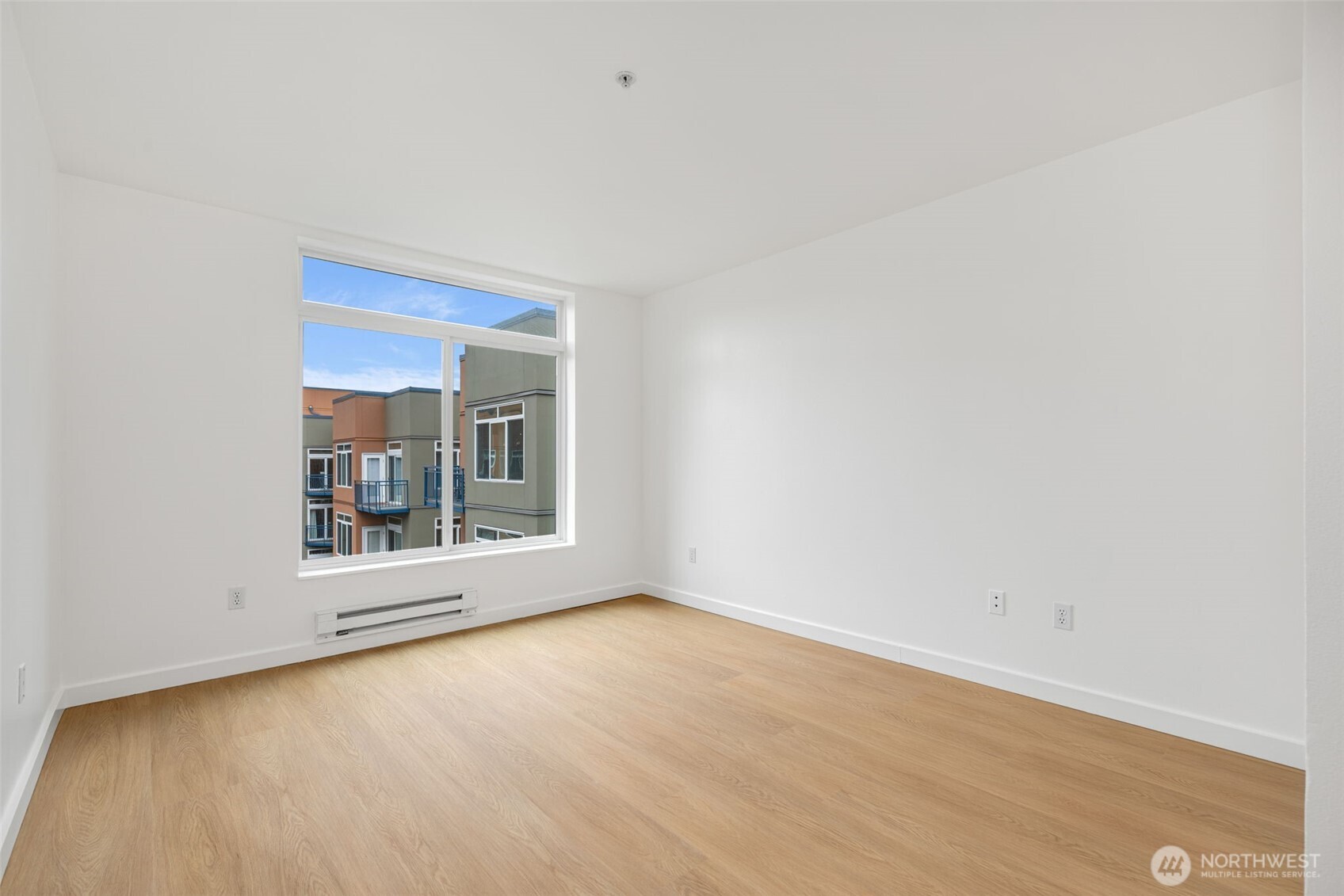 2415 2nd Avenue #750, Seattle, WA 98121