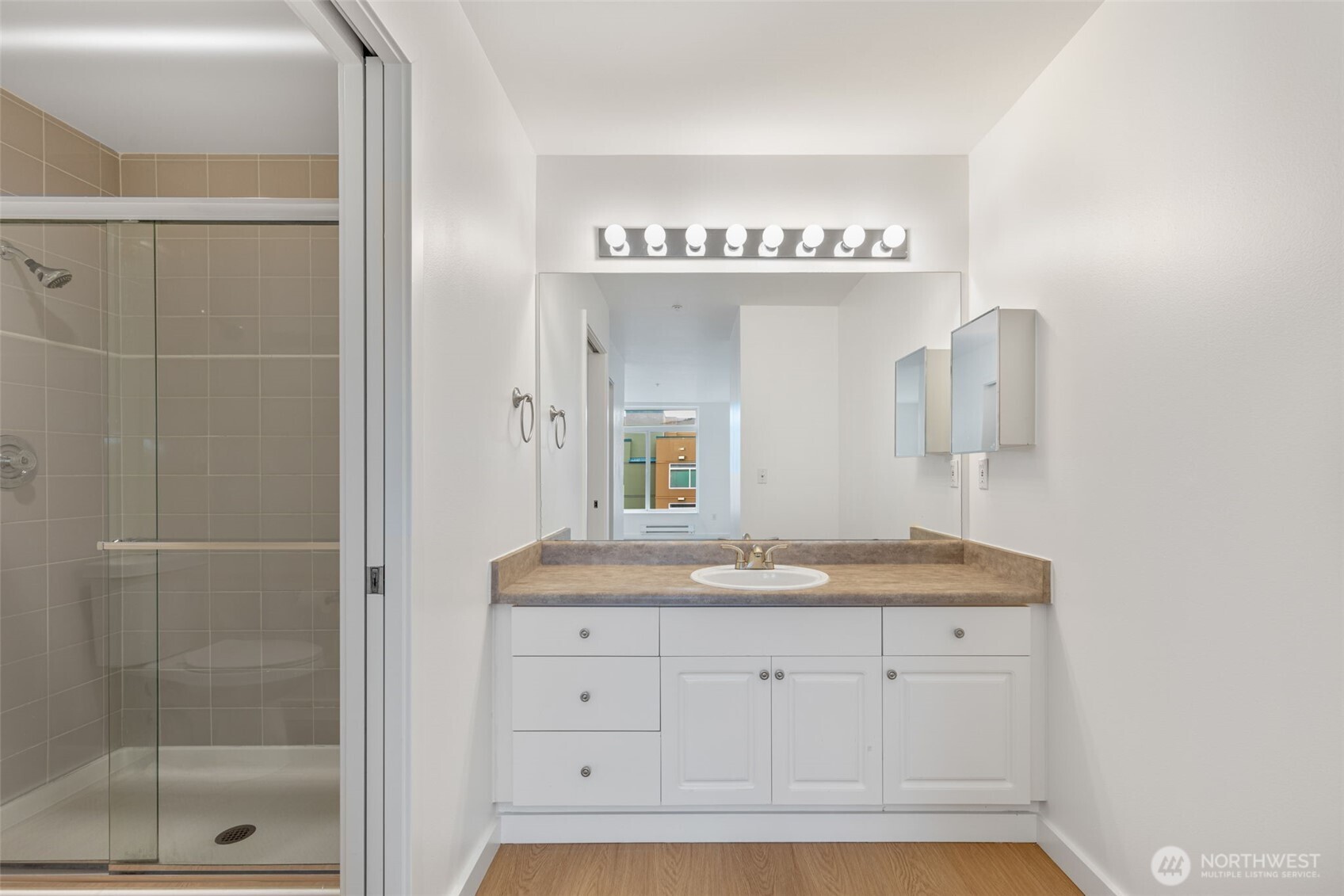 2415 2nd Avenue #750, Seattle, WA 98121
