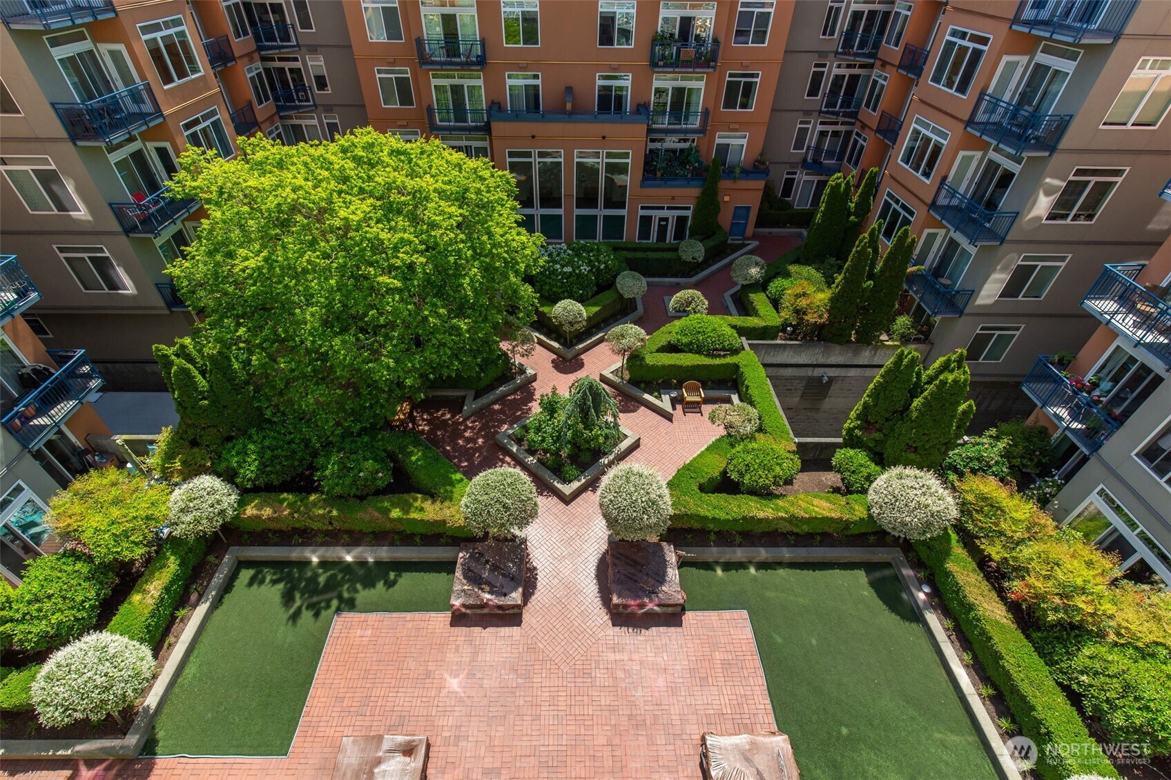 2415 2nd Avenue #750, Seattle, WA 98121