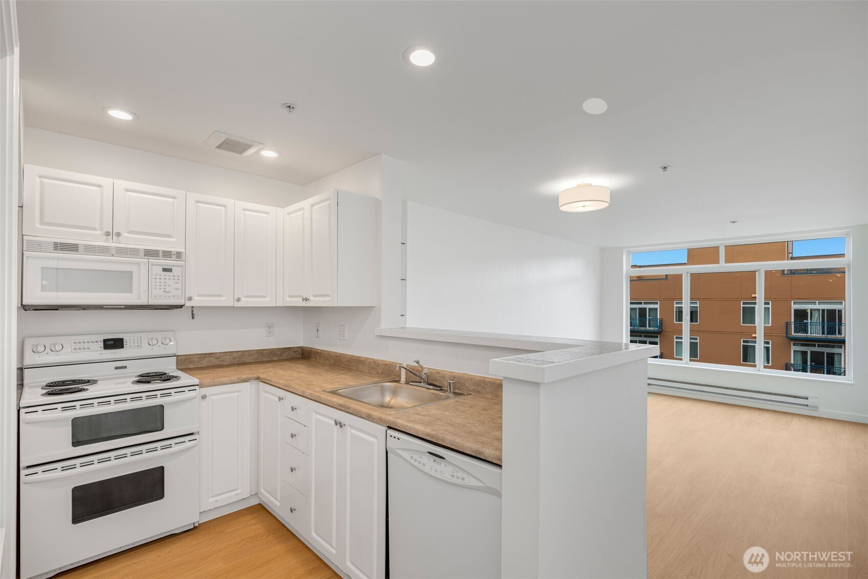 2415 2nd Avenue #750, Seattle, WA 98121